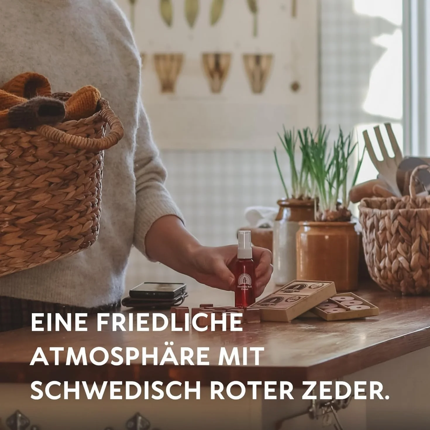Szwedzki czerwony olejek cedrowy spray odstraszający mole z drewna cedrowego chrząszcza dywanowego, rybiki i pluskwy nietoksyczny 100% czysty i naturalny pakiet 2 x 75 ml