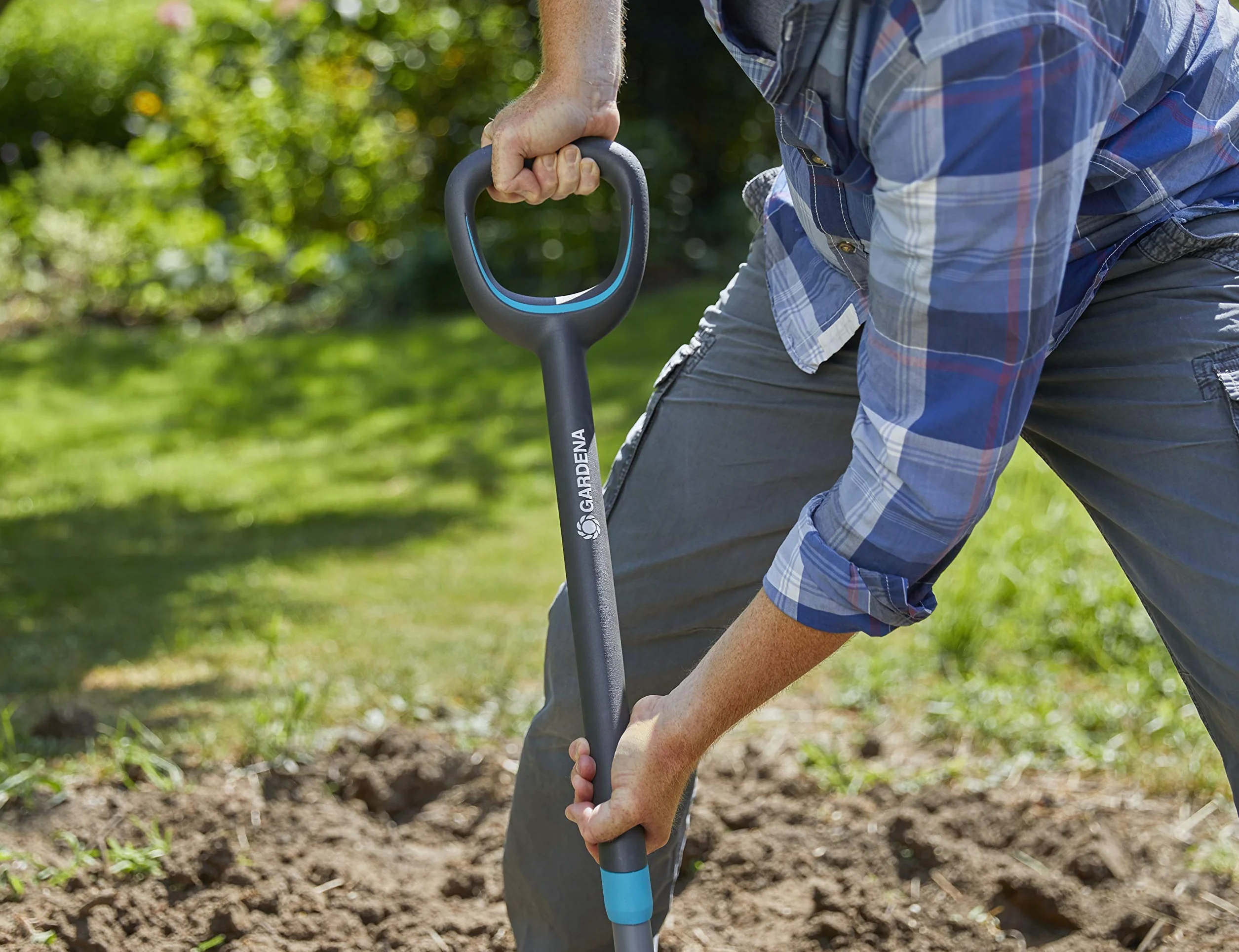 Gardena szpadel prosty ErgoLine: szpadel ogrodowy z wysokiej jakości stali, do kopania i wykopywania, z listwą na stopę i ergonomicznym trzonkiem, uchwyt w kształcie D (17010-20)