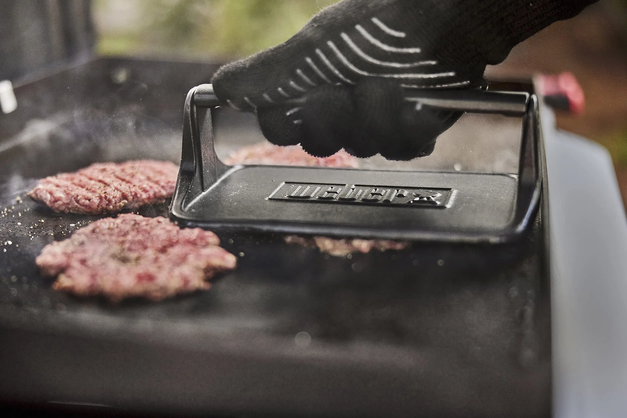 Weber Prasa do hamburgerów do płyt grillowych, idealna do Smashburgerów, z żeliwa, z falistym wzorem - zapobiega przywieraniu - Czarny (6785)