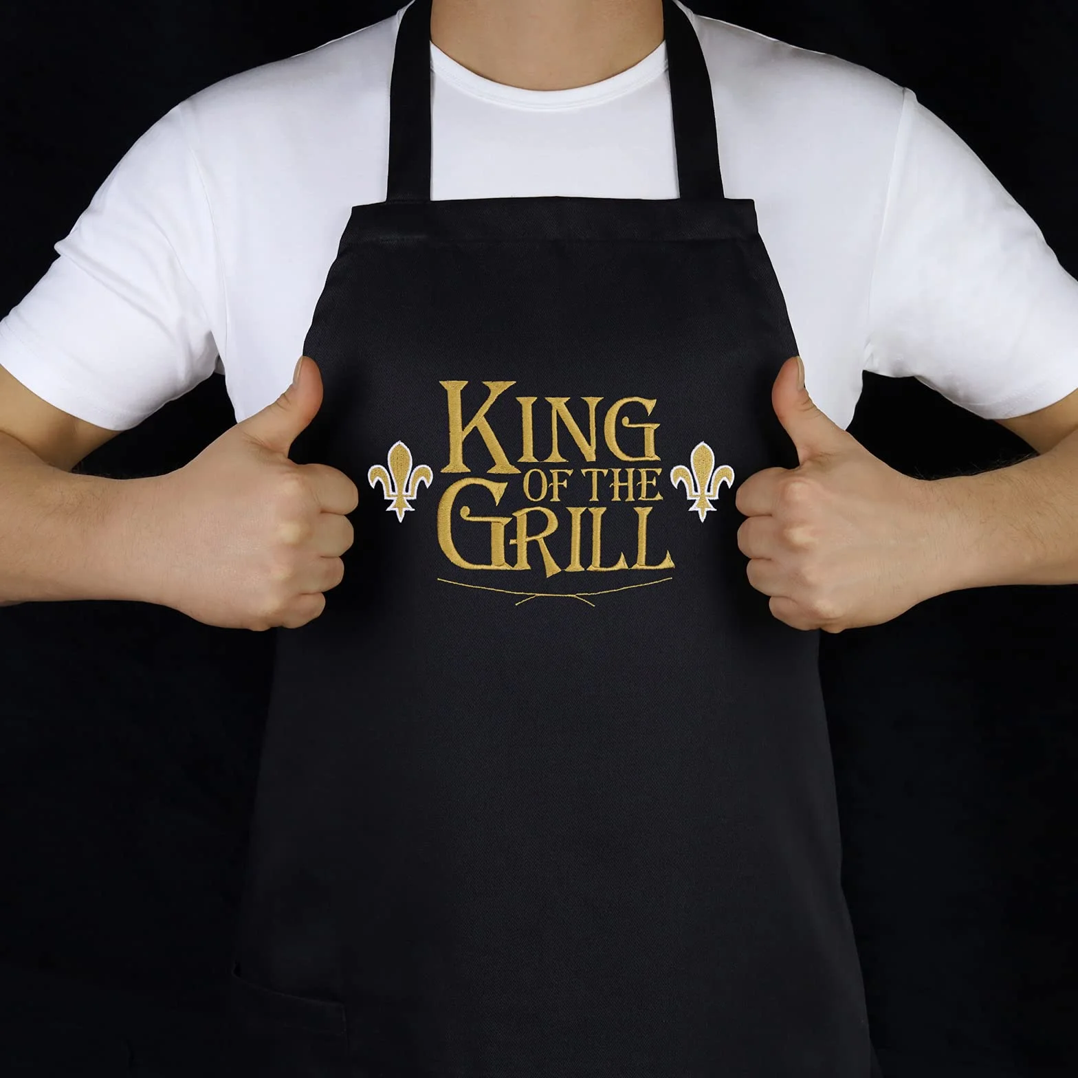 EXPRESS-STICKEREI Fartuch do grillowania z napisem "KING OF THE GRILL" – fartuch męski z możliwością regulacji fartucha kucharskiego z kieszenią, fartuch kuchenny dla mężczyzn – prezent na Dzień Ojca / dziadka, czarny, jeden rozmiar
