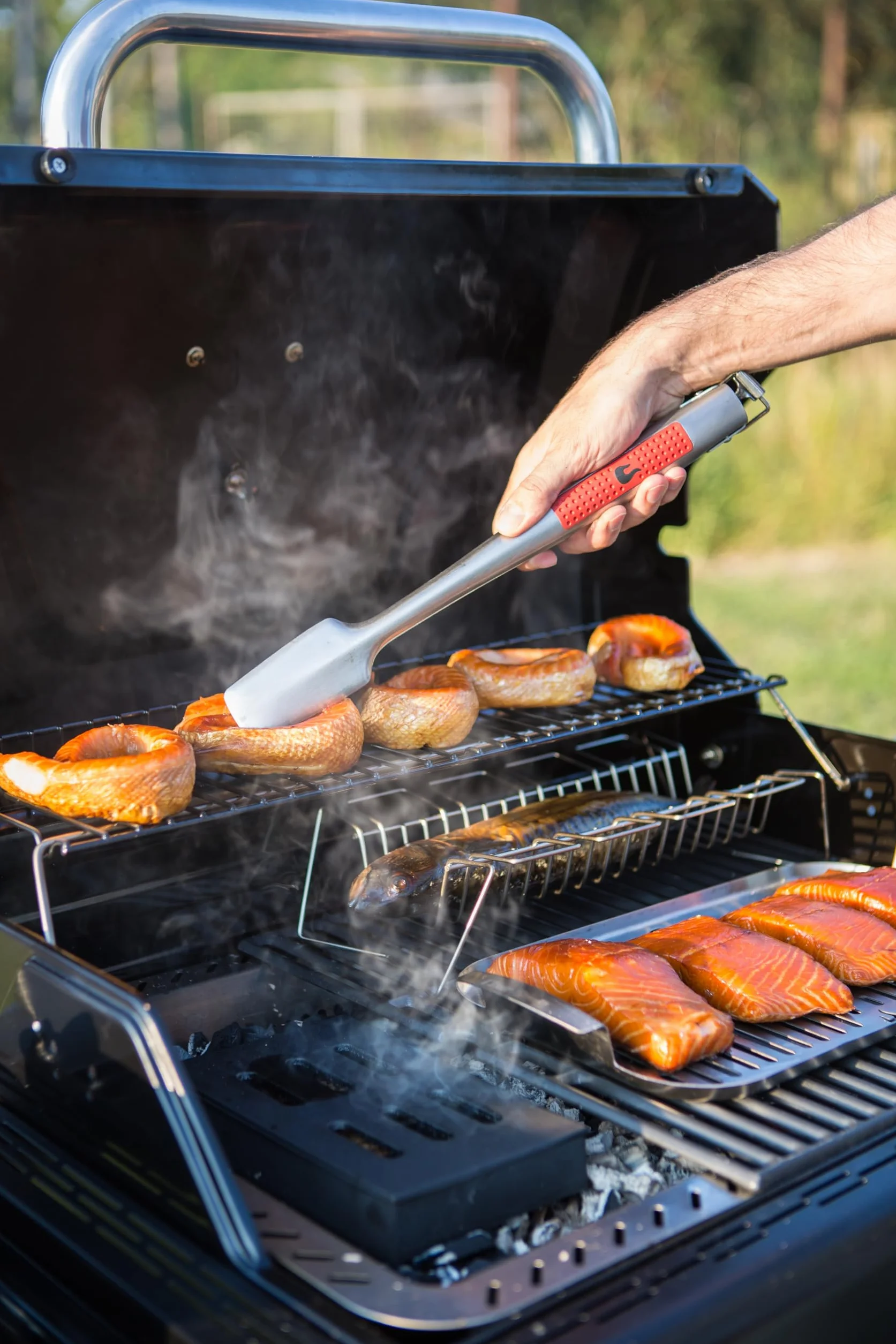 Char-Broil 140 543 – komfortowy uchwyt 2-częściowy zestaw sztućców do grilla.