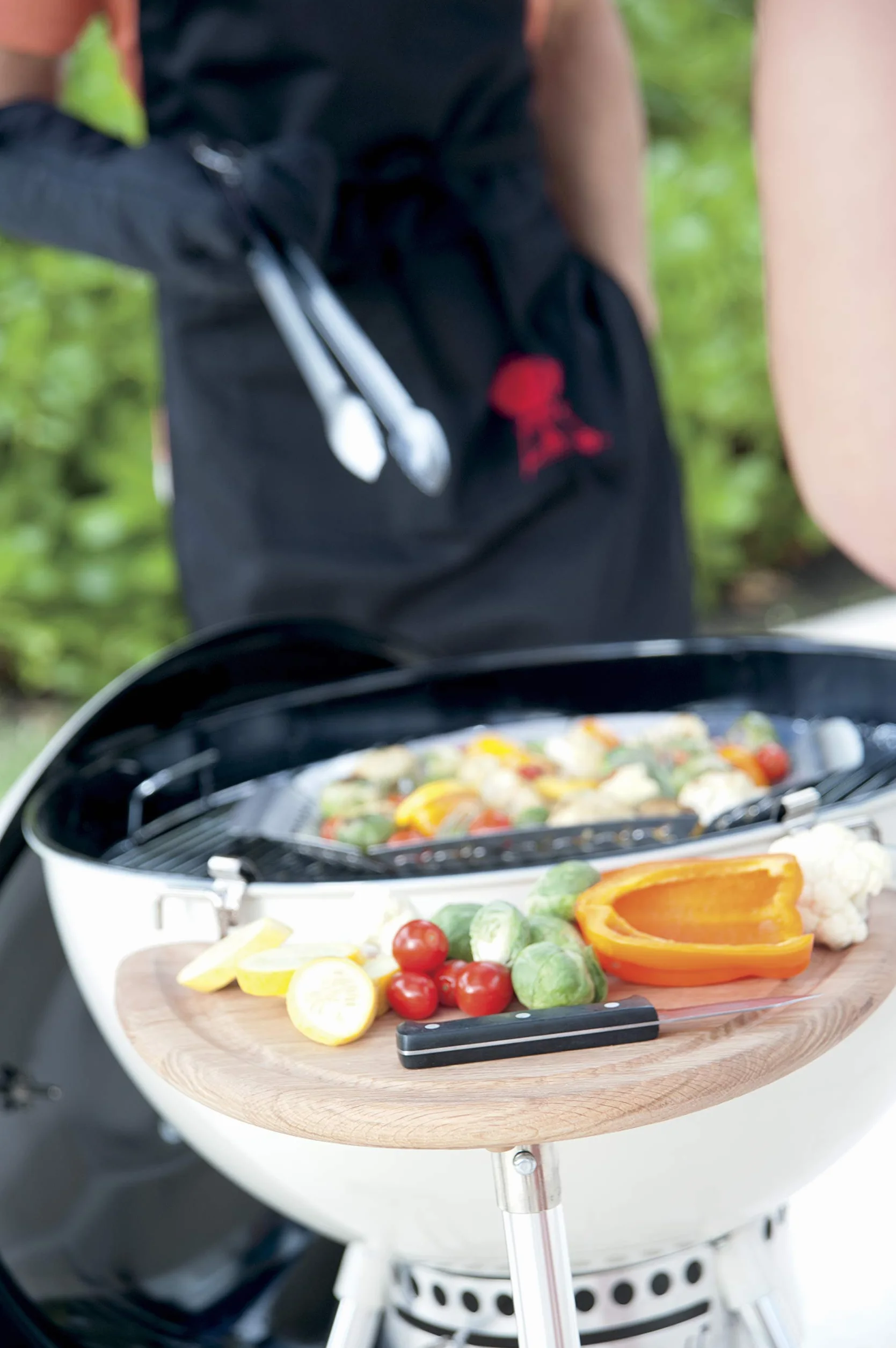 Weber Premium Luksusowy koszyk grillowy - Duży (36 x 26 cm), zmywalny w zmywarce, ze nierdzewnej stali, Idealny na dodatki (mięso, warzywa), odpowiedni do wszystkich rodzajów grilli - Srebrny (6678)