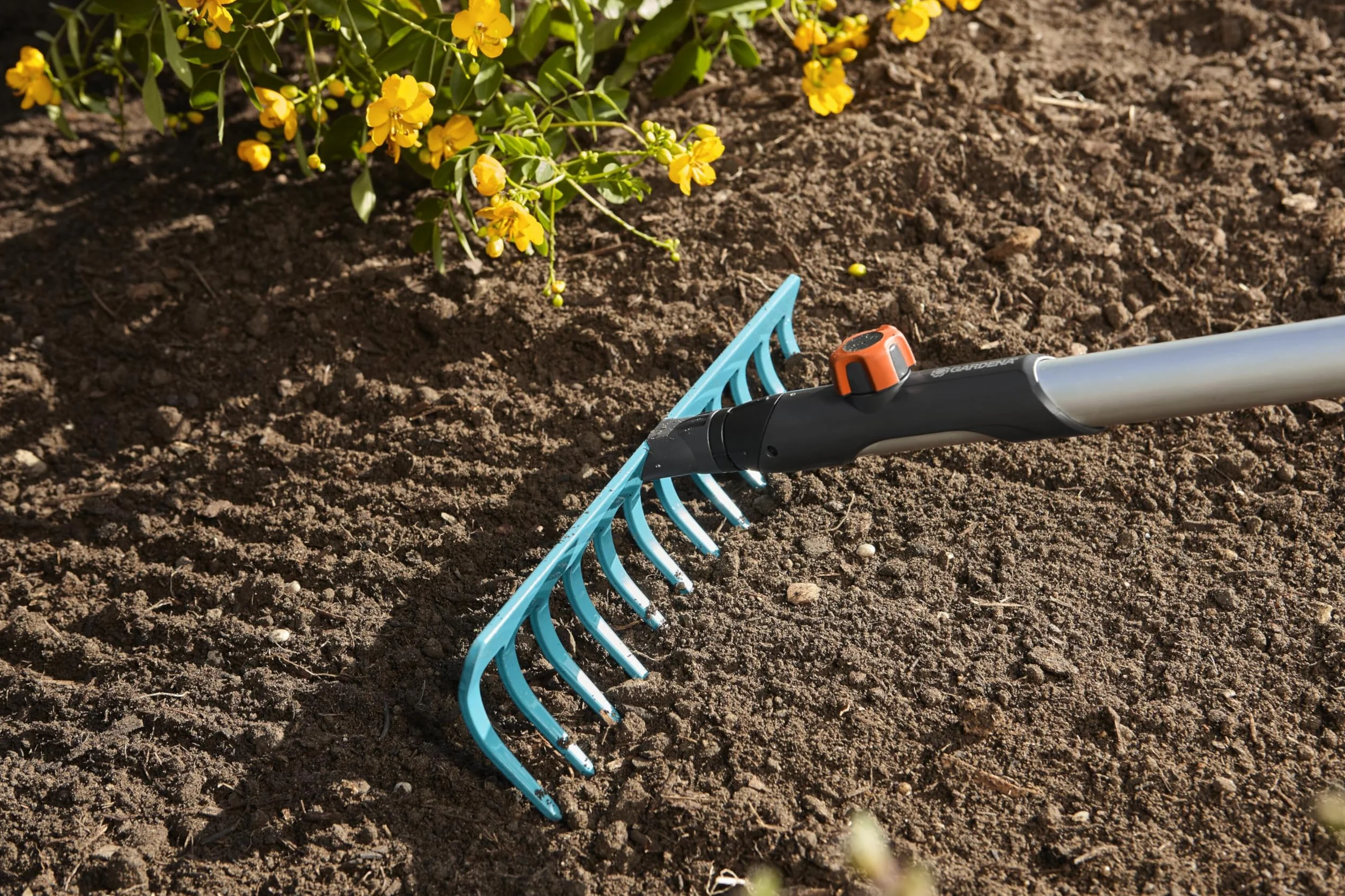 Gardena combisystem grabie: praktyczne grabie z 12 zębami, idealne narzędzie ogrodnicze do zgrabiania, usuwania chwastów i uprawy gleby, szer. robocza 30 cm, pasują do wszystkich trzonków cs (3177-20)
