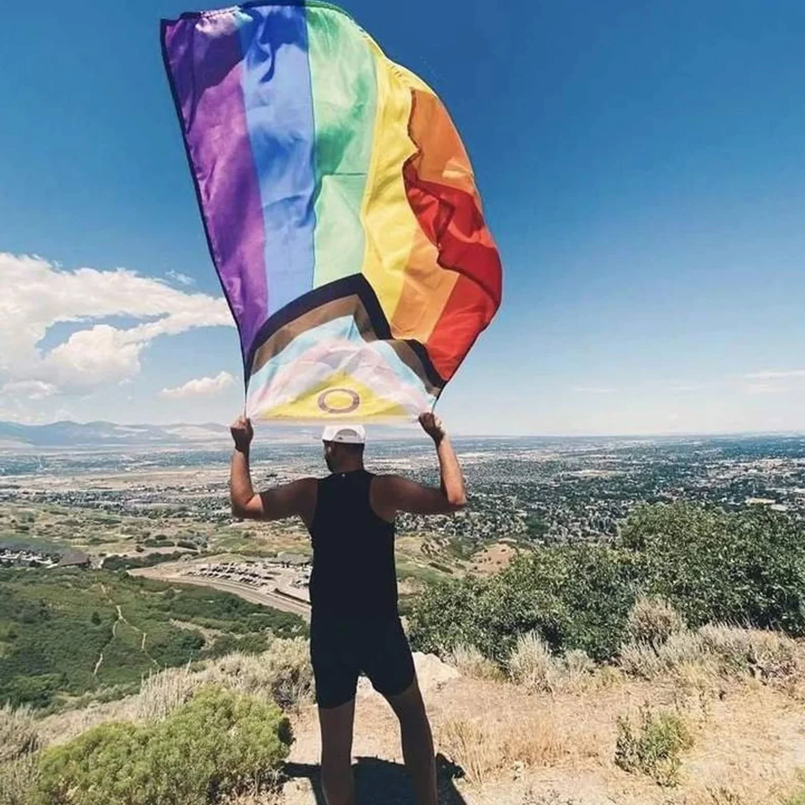 MOGADEE® Progress Pride flaga, tęczowa flaga LGBTQ, Joint-Pride, 150 x 90 cm, może być używana na zewnątrz, odporna na warunki atmosferyczne, z 2 mosiężnymi oczkami