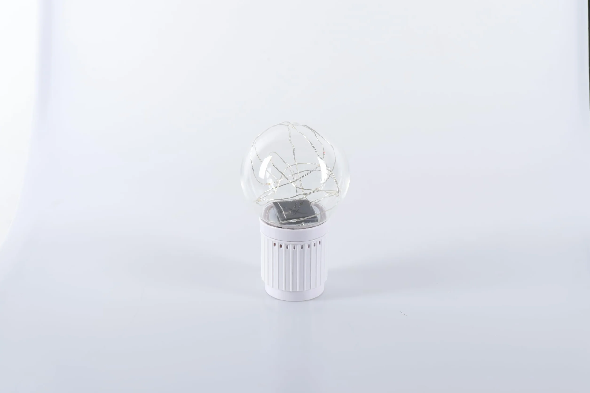 Pływająca Lampa Solarna LED z Dozownikiem Tabletek Chloru Do Basenu, IP68, 6–8h Świecenia, Automatyczne Ładowanie