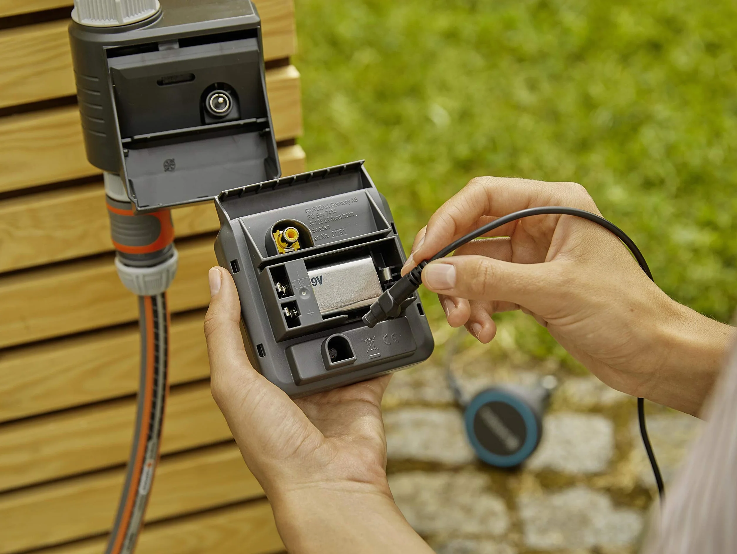 Gardena sterownik nawadniania za pomocą aplikacji Bluetooth®: Autom. nawadnianie ogrodu i balkonu, konfig. za pomocą aplikacji, cykle nawadniania w 3 harmonogramach, zasięg 10 m (01889-20)