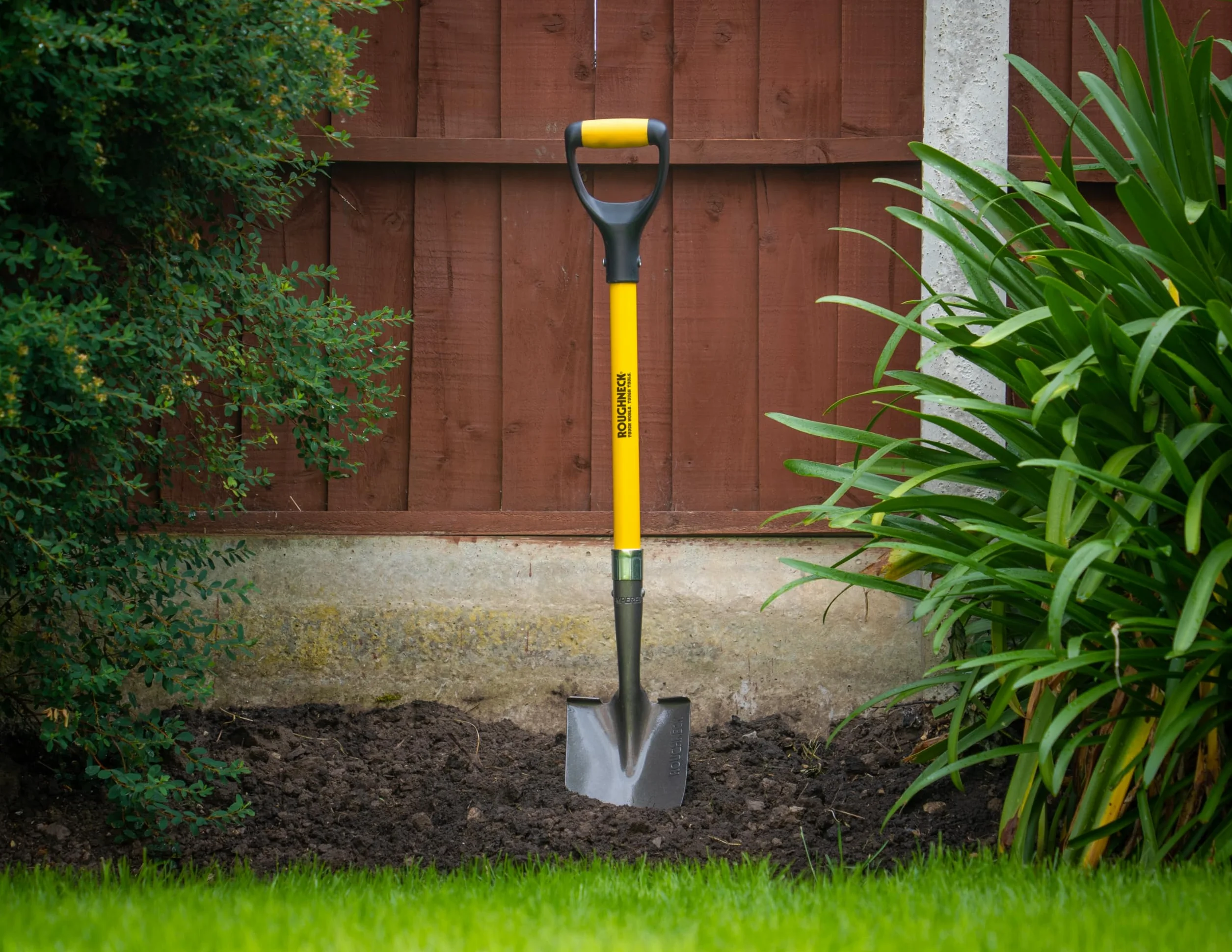 Roughneck Mini łopata 880 mm okrągłe ostrze ze stali węglowej trzonek z włókna szklanego