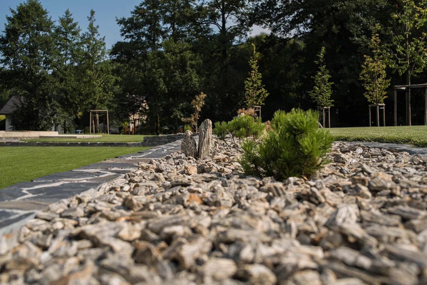 Kamienie gnejs kora kamienna 31-63 mm, żwirek ozdobny do ogrodu i kształtowania krajobrazu - kamień dekoracyjny - naturalna dekoracja ogrodu - kamyki - 3-6 cm