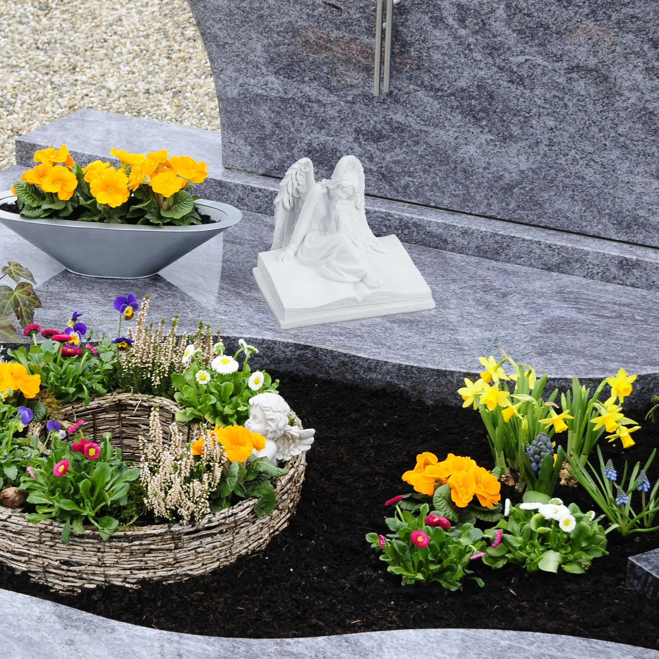 Relaxdays Anioł nagrobny, odporny na warunki atmosferyczne, mróz, wys. x gł.: 15 x 17,5 x 15,5 cm, ozdoba na grób, anioł stróż na książce, żywica poliestrowa, biały