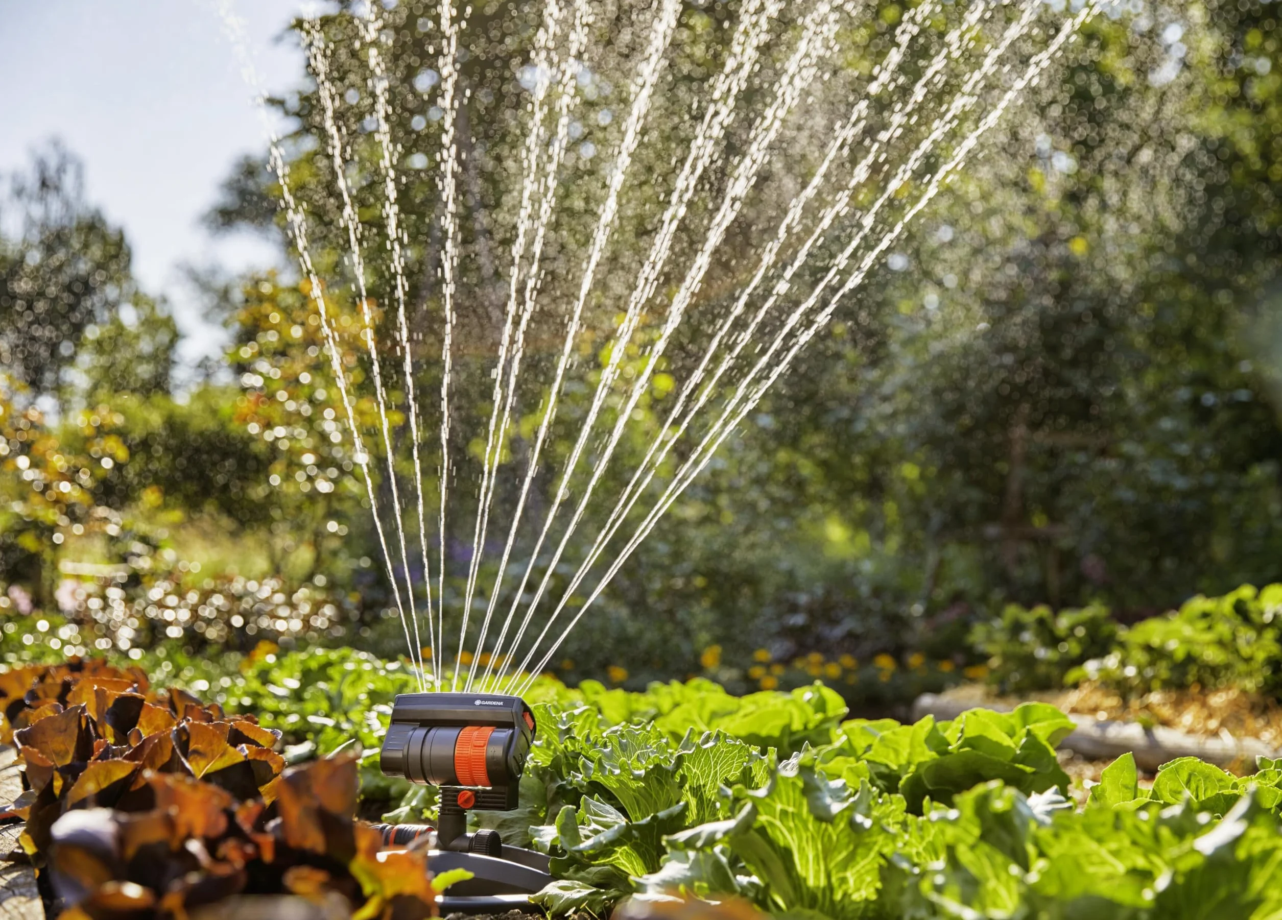 Gardena zraszacz wahadłowy AquaZoom compact: zraszacz do nawadniania obszarów o powierzchni 9–216 m², zasięg 3–18 m, szerokość zraszania 3–12 m, zintegrowany filtr wewnętrzny (18708-20)