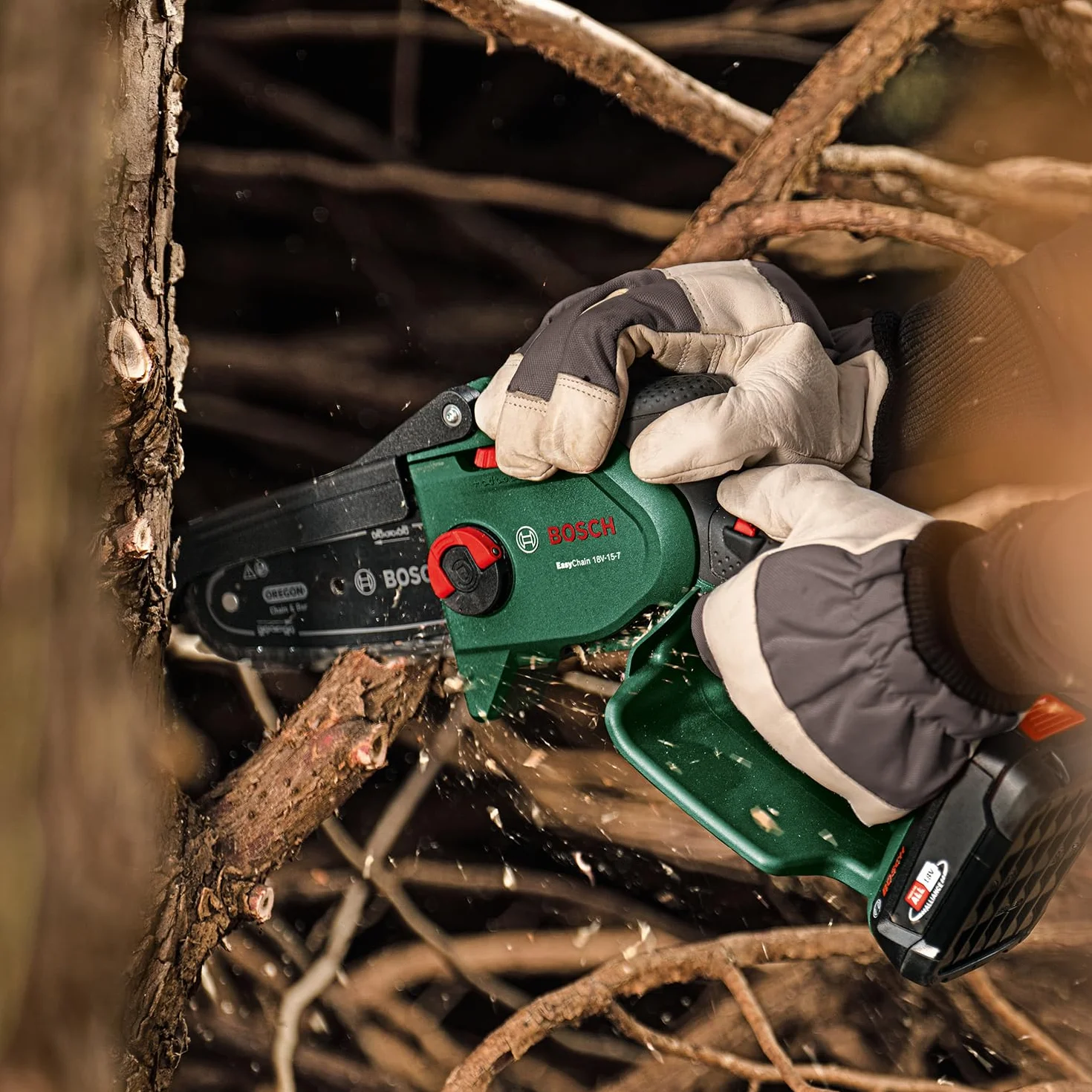 Bosch łańcuch do akumulatorowej piły łańcuchowej EasyChain 18V-15-7 (do cięcia różnych rodzajów drewna, długość prowadnicy: 15 cm, grubość: 1,1 mm)