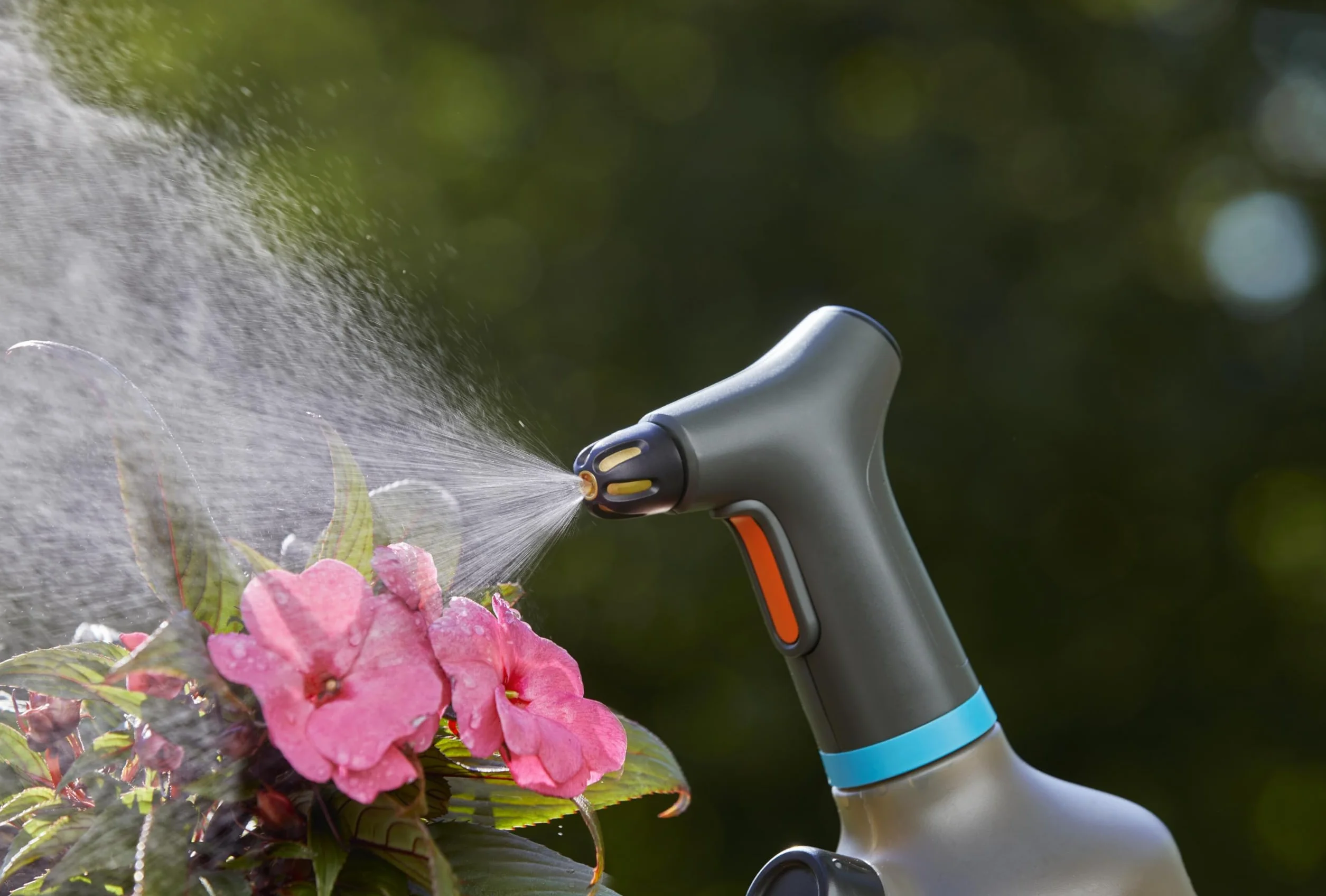 Gardena opryskiwacz z pompką 1 l EasyPump: Opryskiwacz z pompką z funkcją 360°, dysza mosiężna, duży otwór, przezroczysta konstrukcja, zintegrowana pokrywka dozująca, ze wskaźnikiem poziomu (11114-20)