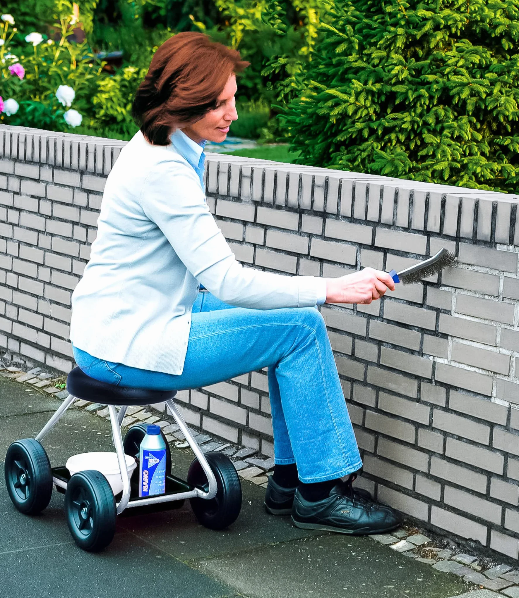 Maximex Secura siedzisko na kółkach, do prac ogrodowych, siedzących, chroni plecy i kolana, obciążenie do 130 kg, mobilny taboret z wyściełanym siedziskiem, lekko poruszający się