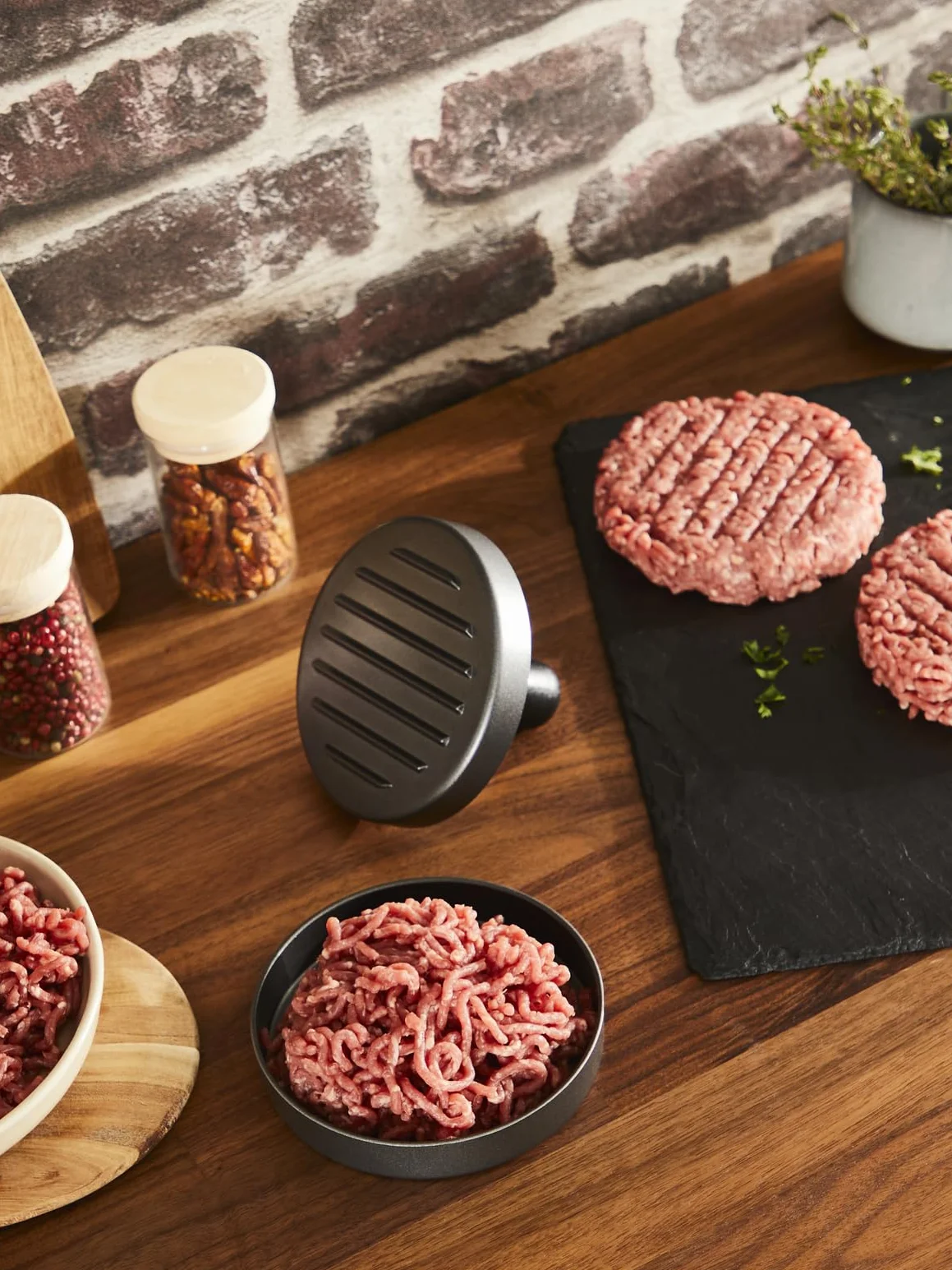 Tefal K18511 Prasa do hamburgerów, 12 cm, do doskonałych burgerów mięsnych, rybnych i warzywnych, nadaje się do mycia w zmywarce, powłoka nieprzywierająca, akcesoria do grilla, czarna/szara