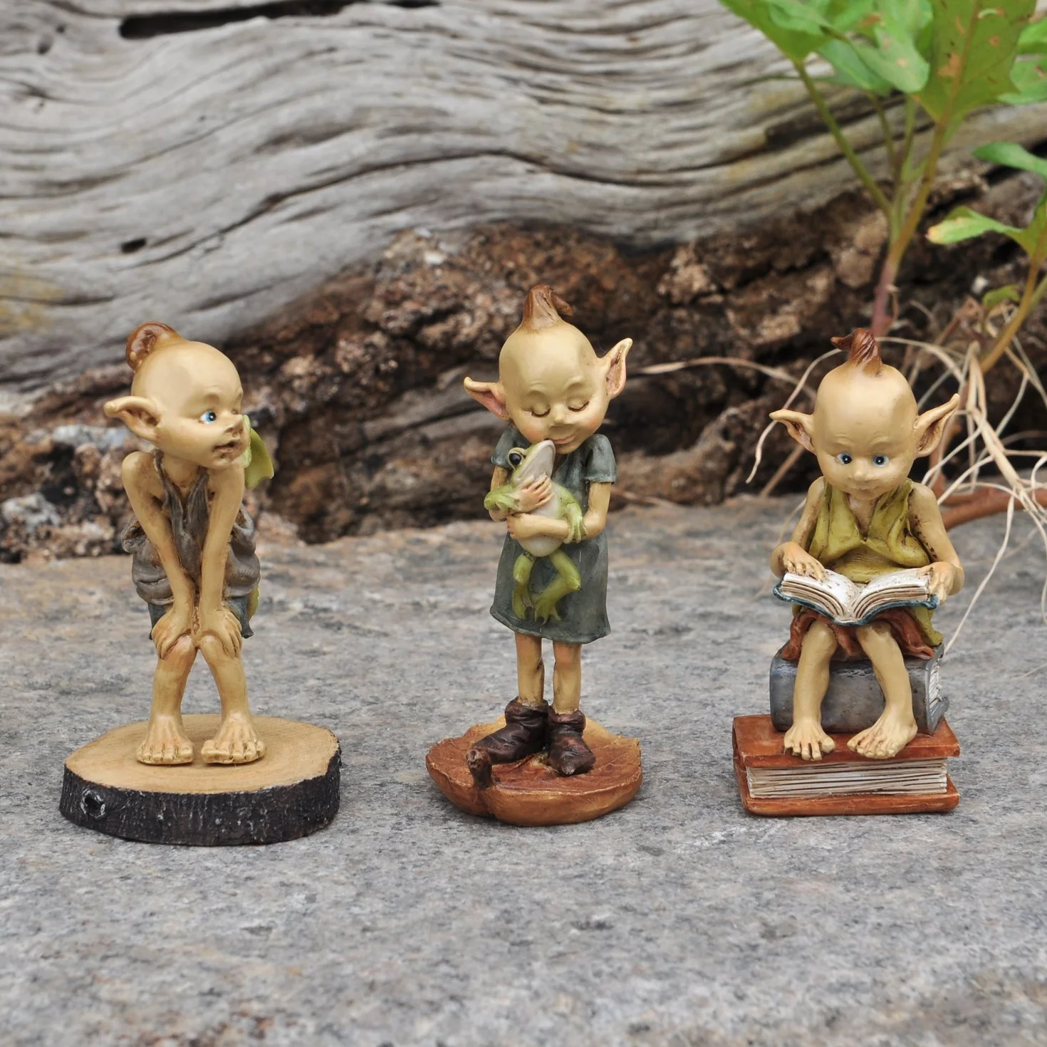 Top Collection Miniaturowa bajkowa statuetka ogrodowa i terrarium, ogrodowy elf Pixie z małym smokiem