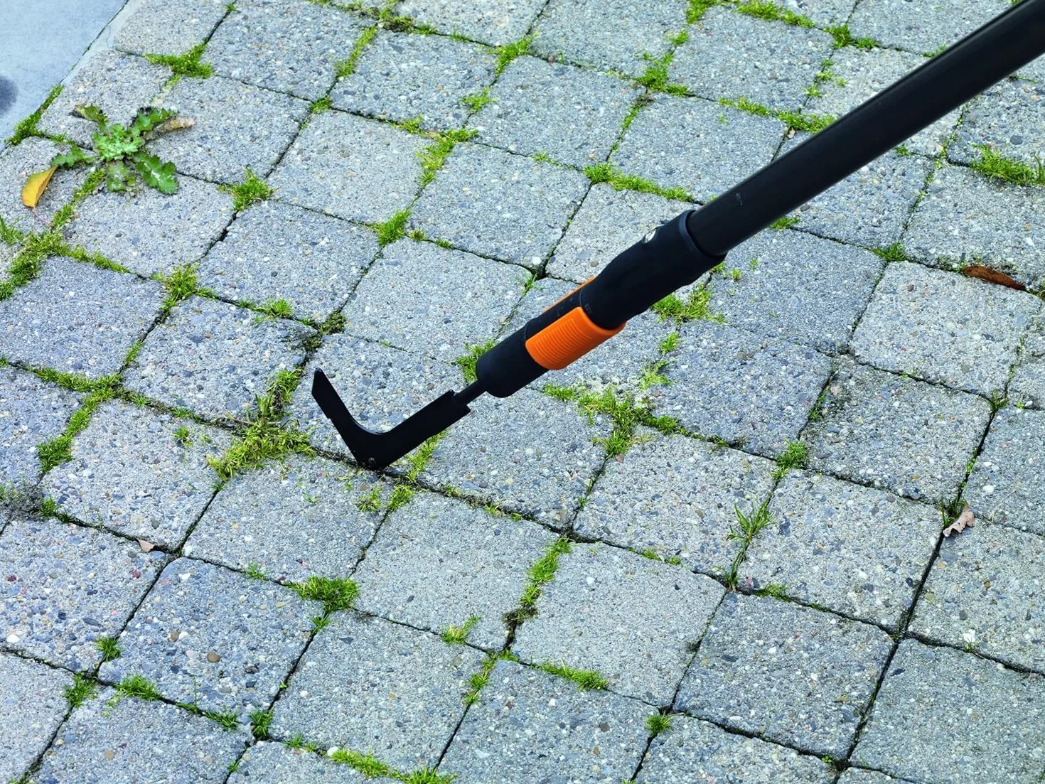 Fiskars Quikfit Chwastownik Ręczny, Czarny/Pomarańczowy, 25 cm x 7 cm