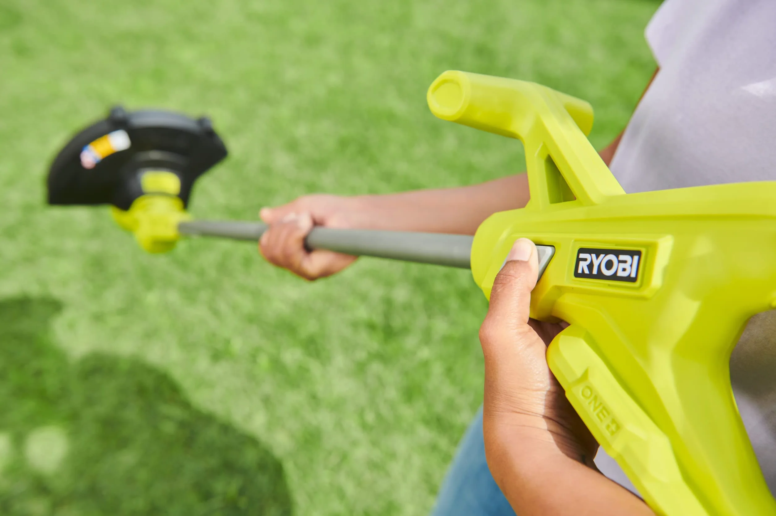 Ryobi Podkaszarka 18V RY18LT23A-0, Szerokość Koszenia 23 cm, Automatyczne Wysuwanie Szpuli, Wersja bez Akumulatora i Ładowarki