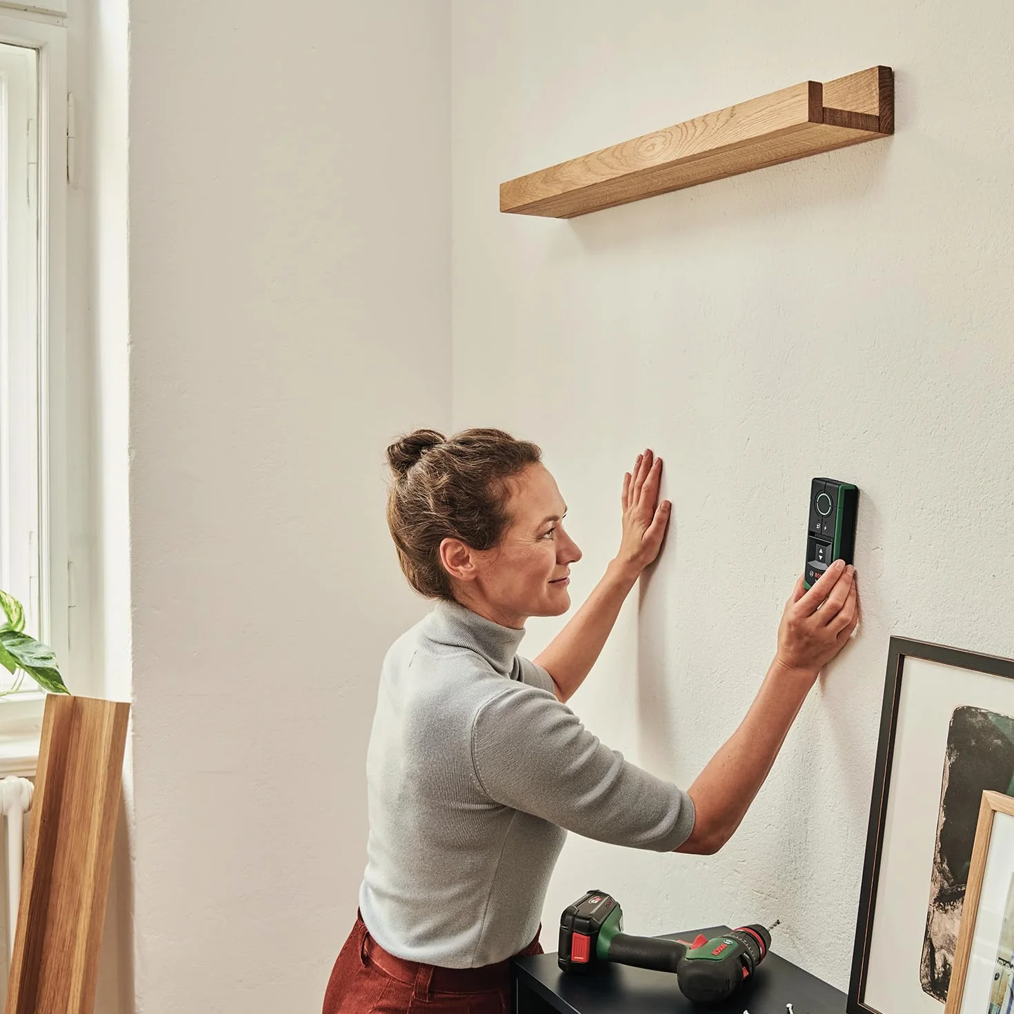 Bosch Home And Garden Detektor Truvo Drugiej Generacji (Obsługa za Pomocą Jednego Przycisku, Łatwe Wykrywanie Przewodów pod Napięciem i Detektor Metalu na Głębokości do 70 mm, Opakowanie Kartonowe)