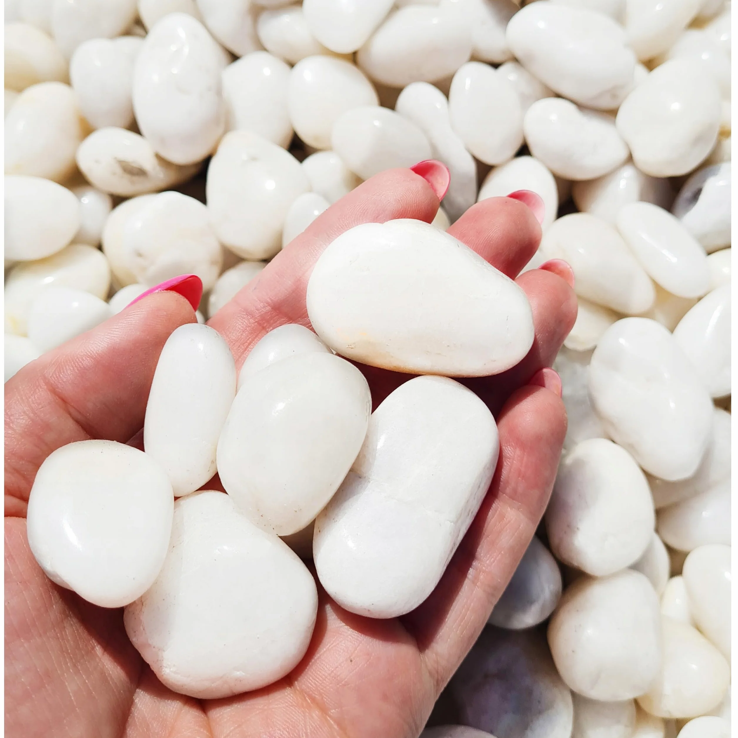 Kamienie dekoracyjne czarne, czerwone, białe, polerowane 2 kg, żwir ogrodowy 2-4 cm, ozdobny żwir do wazonów, kamienie rzeczne, kamienie ozdobne, kamienie rzeczne do roślin, żwir dekoracyjny, kamienie