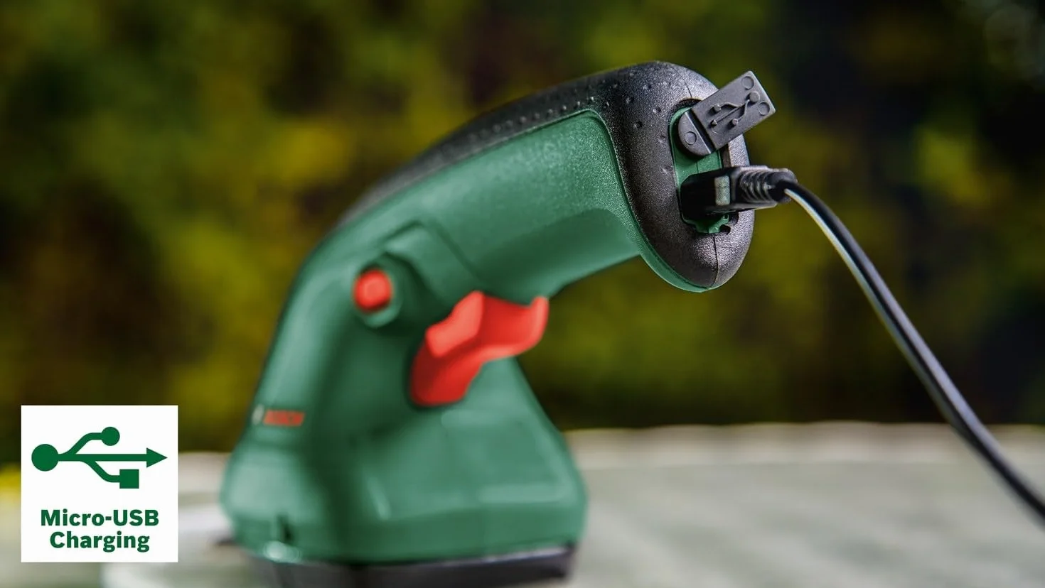 Bosch Home and Garden Accessories EasyShear, Nożyce ogrodowe, (wbudowany akumulator 3,6 V, czas pracy akumulatora: 40 min, długość ostrza: 12 cm (do krzewów) / 8 cm (do trawy), Zielone