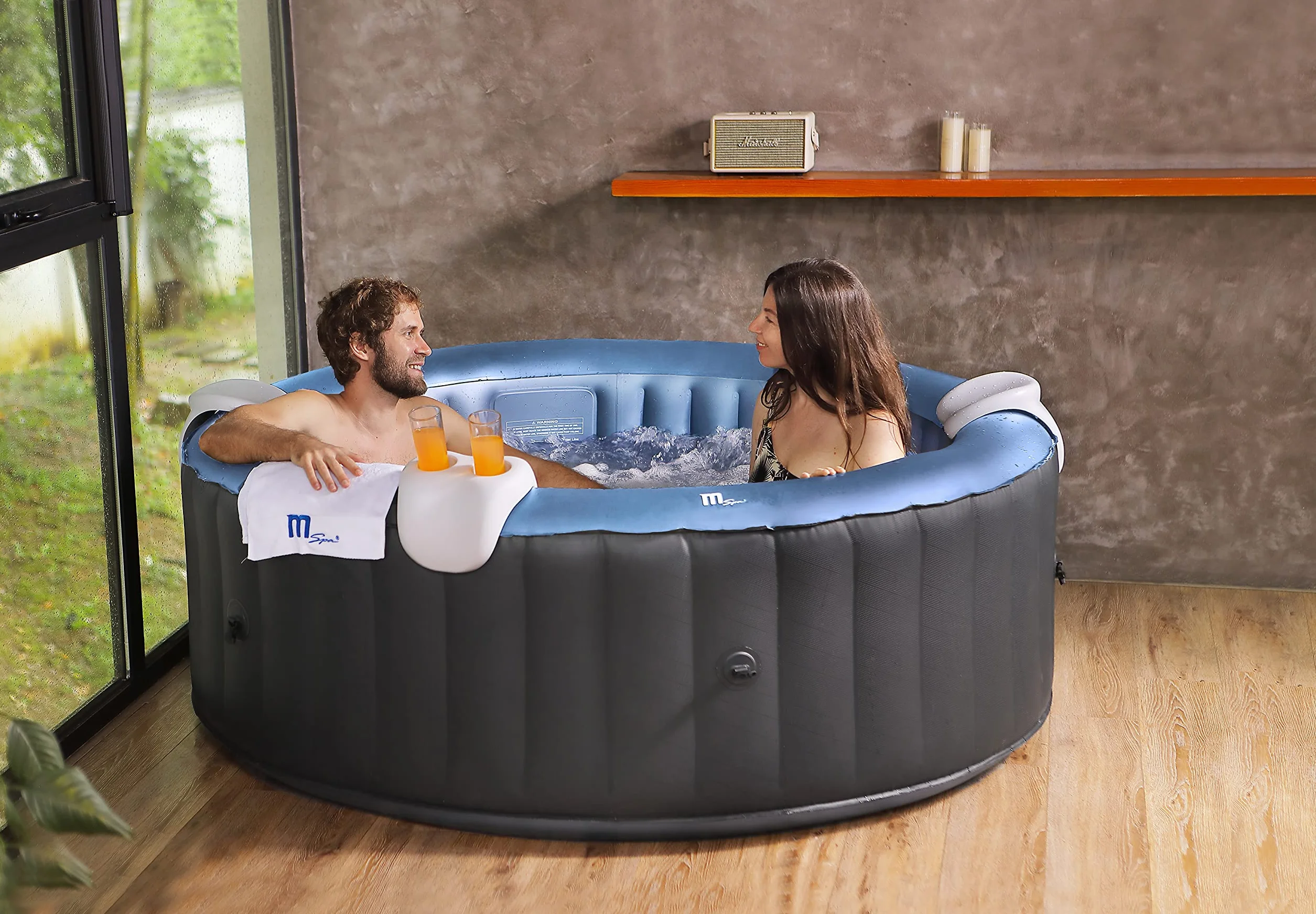 Poliuretanowe poduszki pod zagłówek i uchwyt na kubek do jacuzzi