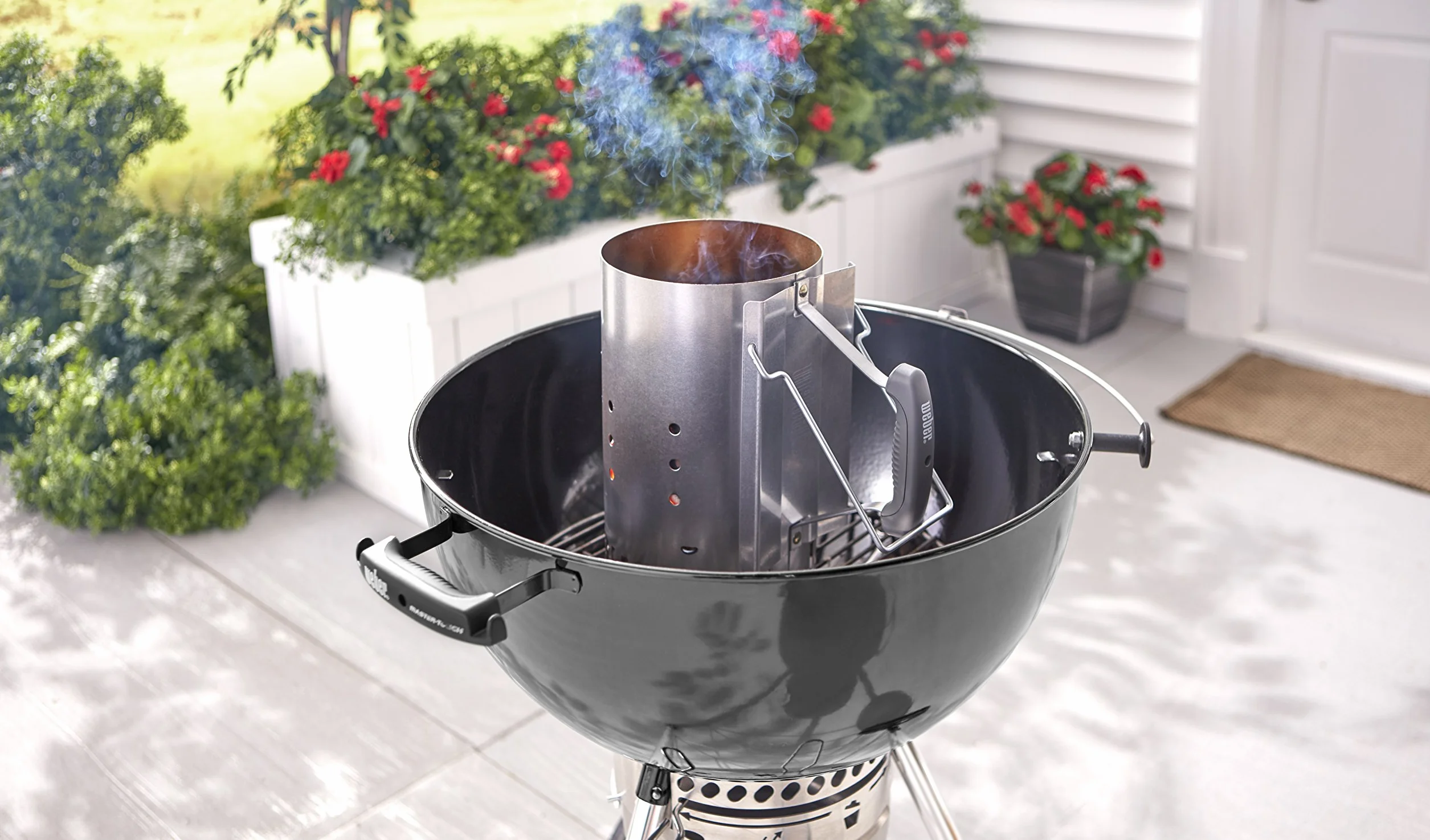 Weber Komin do Rozpalania- Duży (Wysokość 32cm), Kompaktowy z Dwoma Uchwytami, Idealny do Wszystkich Grilli Węglowych o Średnicy Co Najmniej Ø 47cm, Pomoc w Rozpalaniu Węgla i Brykietów - (7416)