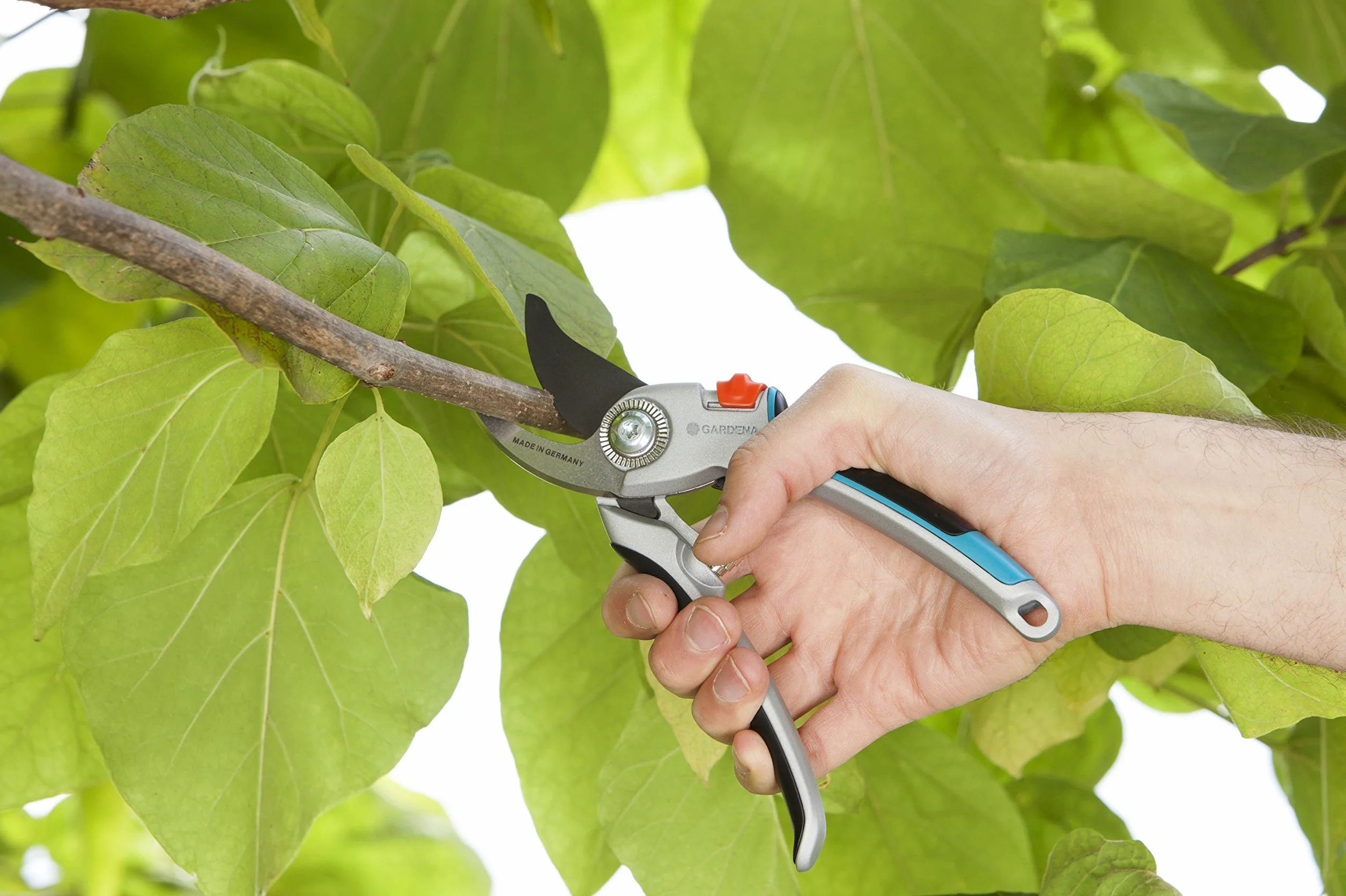 Gardena Sekator ogrodowy Alu B/L: delikatny dla roślin, dwuostrzowy, do cięcia pędów i gałęzi o średnicy do 25 mm, solidne rękojeści aluminiowe, wymienne ostrze, regulacja docisku ostrzy (8906-20)