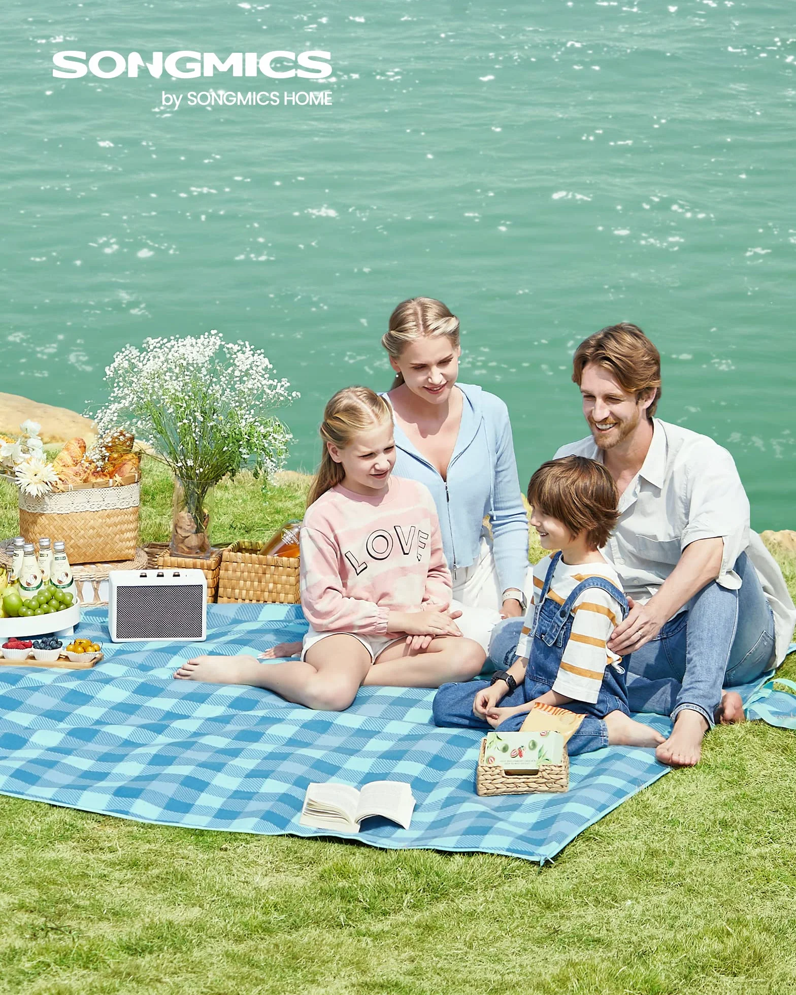 SONGMICS Koc piknikowy, 200 x 200 cm, 4 śledzie zapobiegające nadmuchaniu, duża mata na kemping, do parku, ogrodu, na plażę, na zewnątrz, wodoodporny spód, składany i przenośny, zielony i niebieski