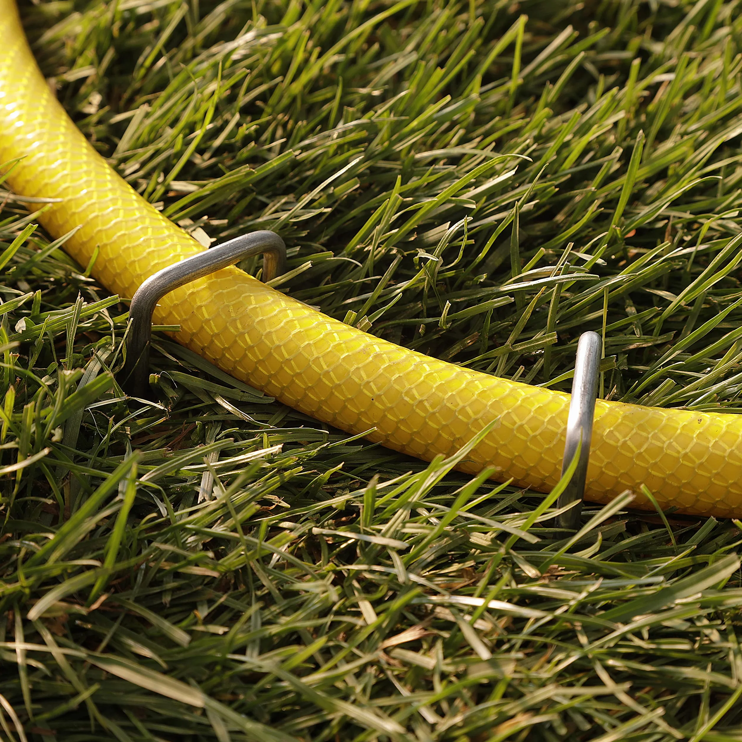 GardenMate 50 sztuk, antykorozyjne, 15 cm, 11 Gauge, wytrzymałe, płaskie górne, ogrodowe słupki, kolce, szpilki, śledzie, ocynkowane zszywki do kotwiczenia tkaniny krajobrazowej, 50 szt