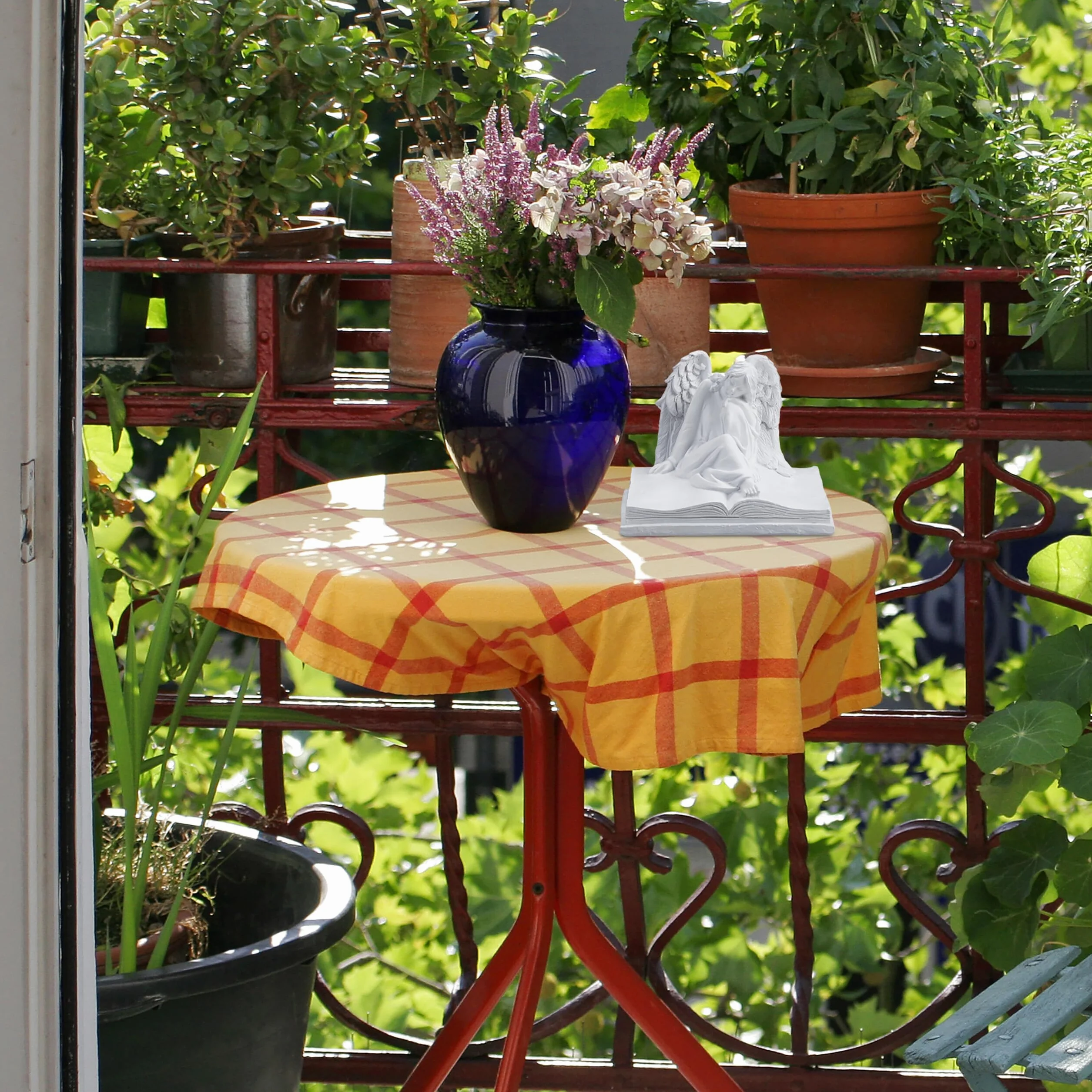 Relaxdays Anioł nagrobny, odporny na warunki atmosferyczne, mróz, wys. x gł.: 15 x 17,5 x 15,5 cm, ozdoba na grób, anioł stróż na książce, żywica poliestrowa, biały