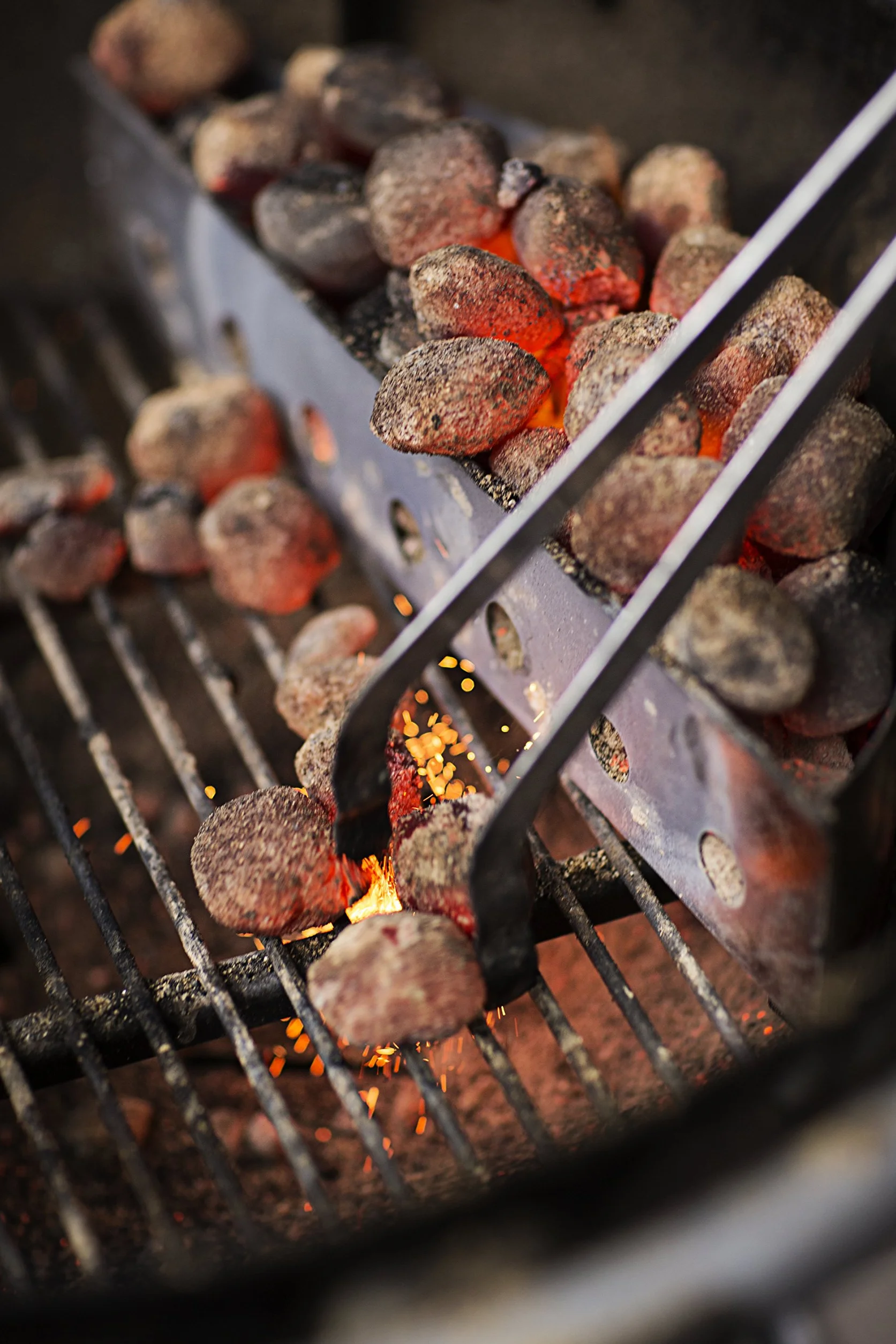 Rösle Kosz na węgiel F60/F60 AIR, 2-częściowy, wysokiej jakości kosze na węgiel dla równomiernej temperatury w grillu kulistym, pasuje do grilli kulistych o średnicy 60 cm, stal