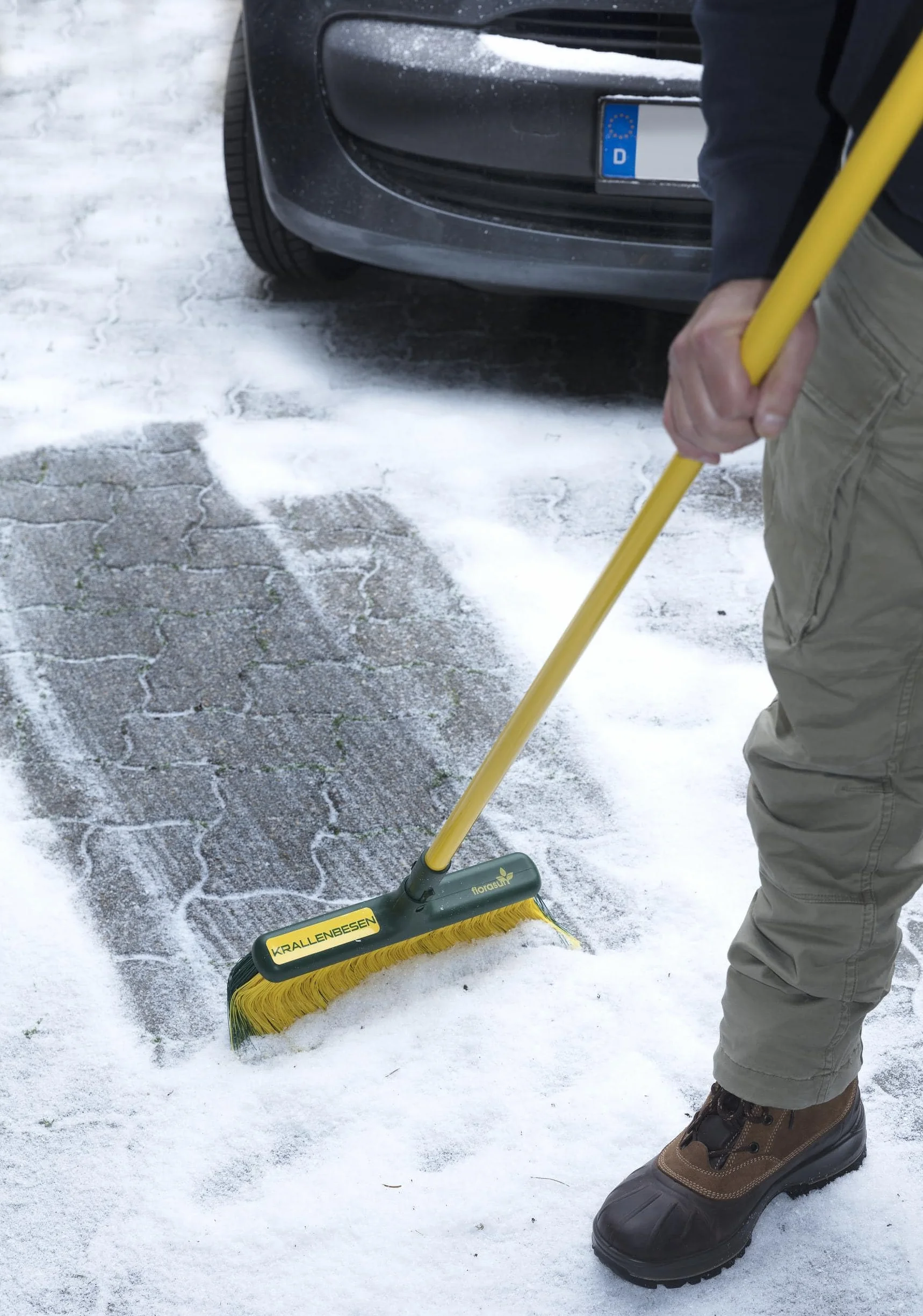 Miotła z teleskopowym trzonkiem, szerokość 40 cm, długość po rozłożeniu 1,4 m, długa miotła z zakrzywionym włosiem, regulowana szczotka do użytku na zewnątrz