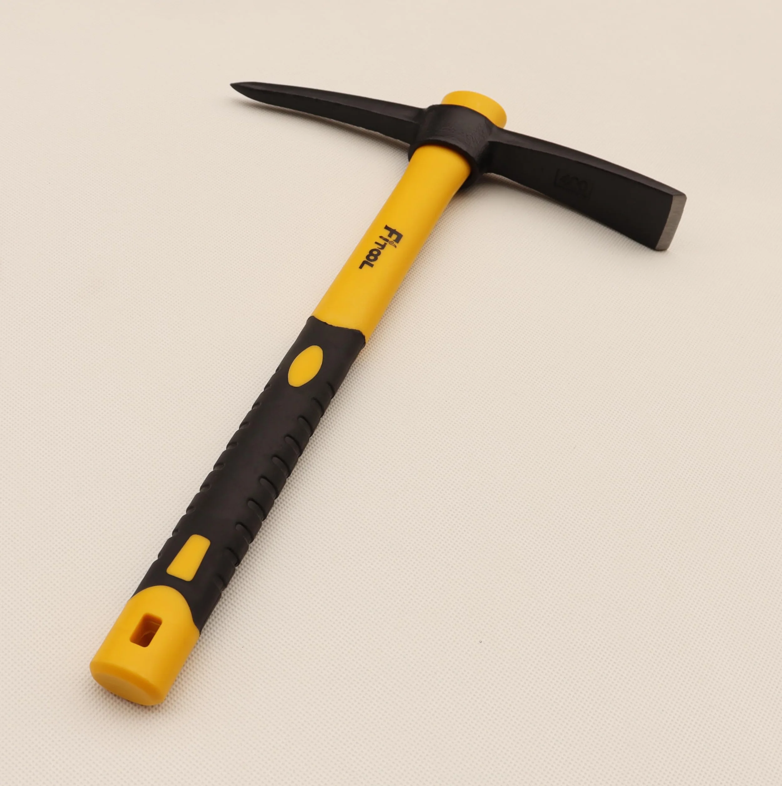 Kute chwasty Mattock motyka 38,1 cm, jednoczęściowa, nienaruszona kuta obniżona, uchwyt z włókna szklanego powlekany tworzywem sztucznym, 635 g