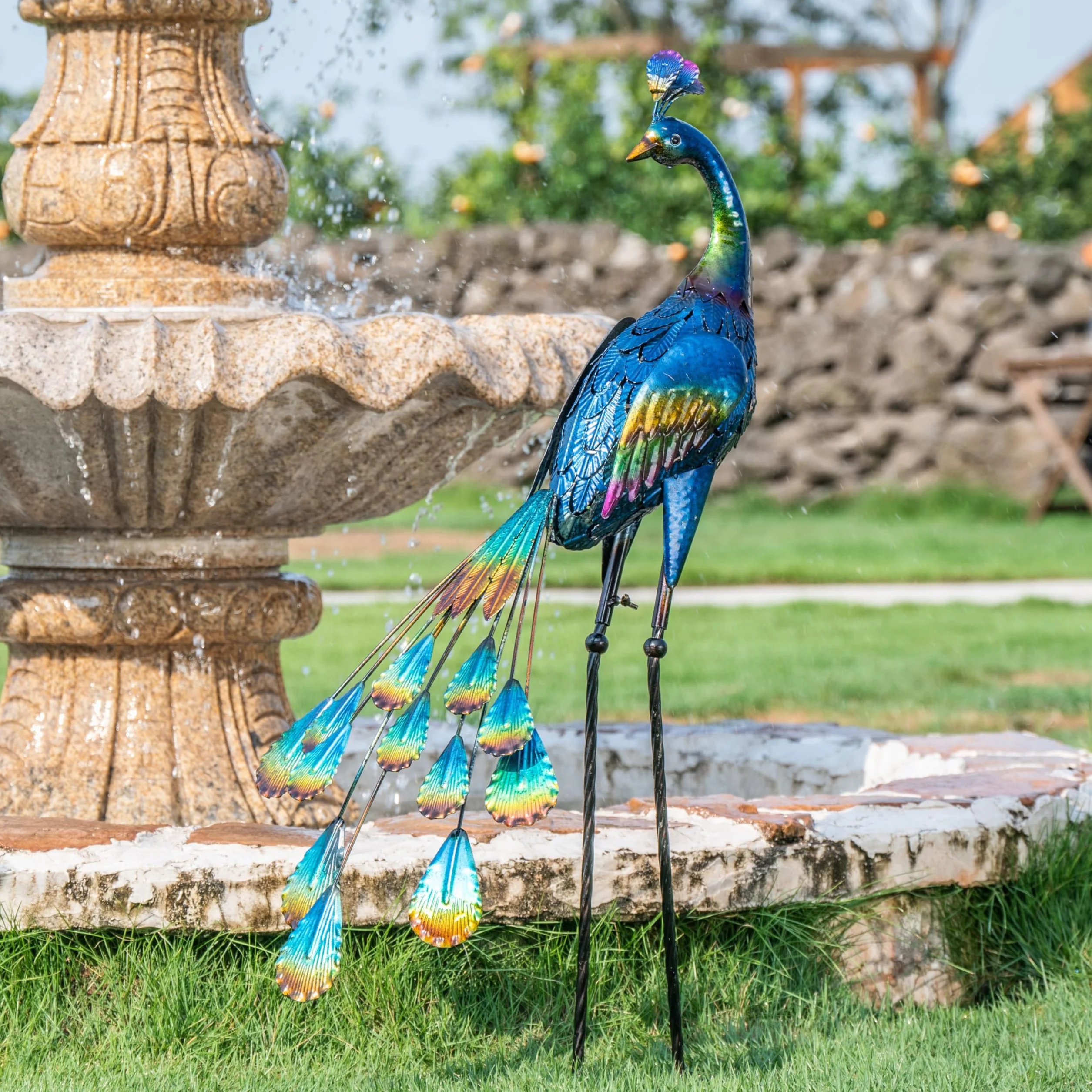 TERESA’S COLLECTIONS 35-Calowy Ornament Ogrodowy, Metalowe Rzeźby Ogrodowe Peacock Decor, Wewnętrzna Rzeźba Ogrodowa Stojąca na Zewnątrz na Wiosenne Letnie Dekoracje