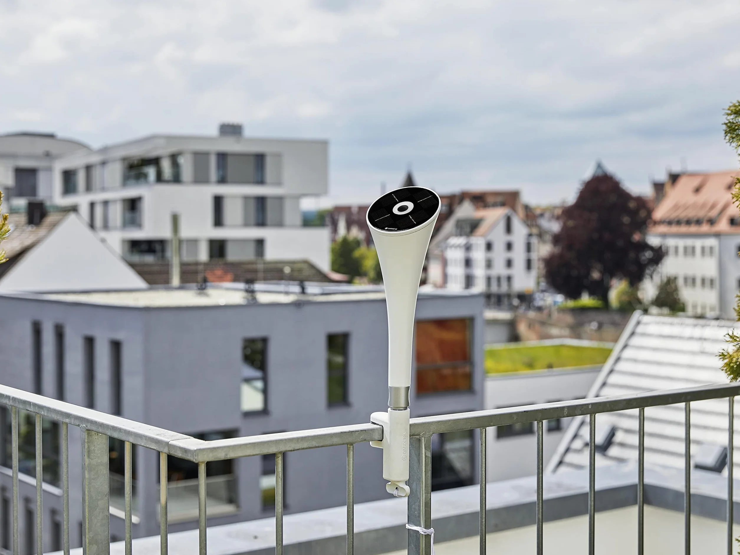 Gardena ClickUp! Uchwyt balkonowy: Uniwersalny uchwyt do wszystkich produktów ClickUp! łatwe w użyciu, odpowiednie na prawie każdy balkon (11410-20)