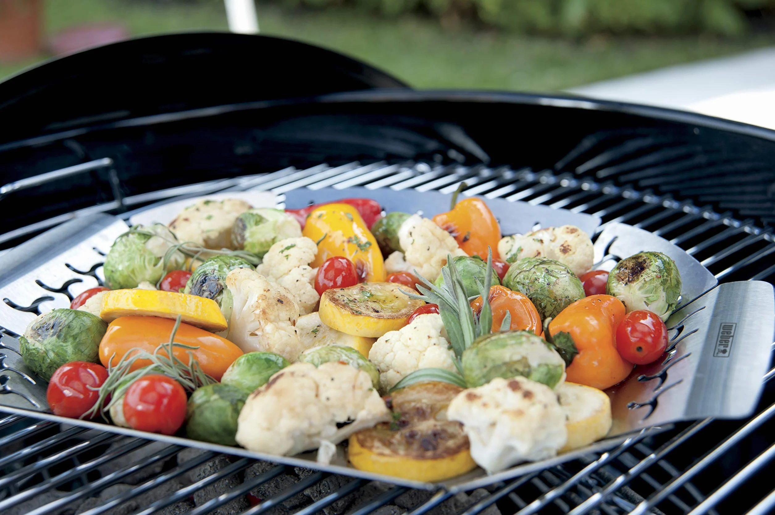 Weber Premium Luksusowy koszyk grillowy - Duży (36 x 26 cm), zmywalny w zmywarce, ze nierdzewnej stali, Idealny na dodatki (mięso, warzywa), odpowiedni do wszystkich rodzajów grilli - Srebrny (6678)