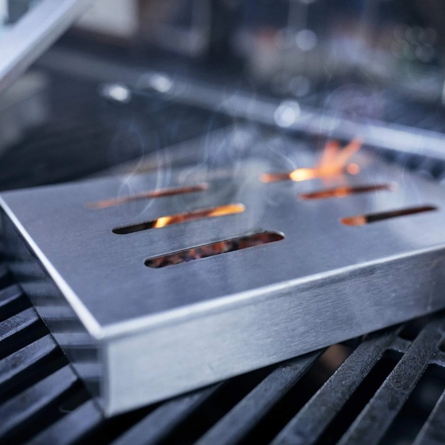 Enders Wędzarnia ze stali szlachetnej 8812 mączka wędzarnicza, zrębki wędzarnicze, pellet wędzarniczy, akcesoria do grillowania, grill gazowy BBQ, srebrna
