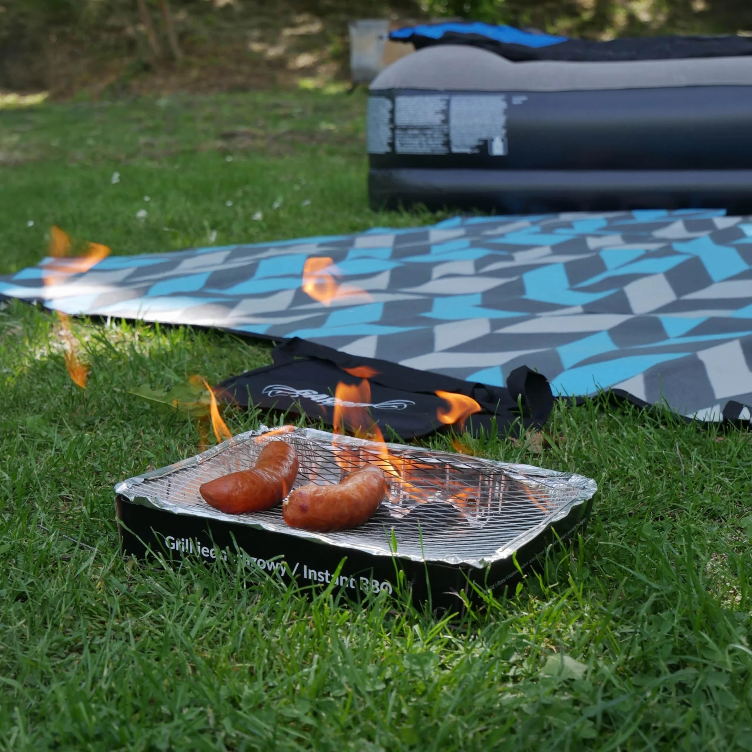 Grill Jednorazowy BBQ Turystyczny 31x24x5 cm