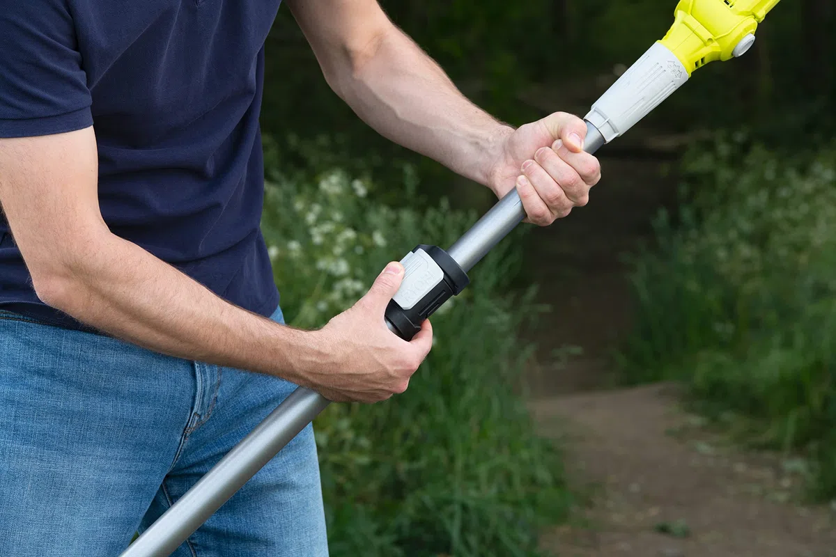 Ryobi Sekator Akumulatorowy na Wysięgniku 18V RY18PLA-0, Średnica Cięcia 32 mm, Regulacja Długości 1.9 m -2.7 m, Ruchoma Głowica, 5 Pozycji, Wersja bez Akumulatora i Ładowarki