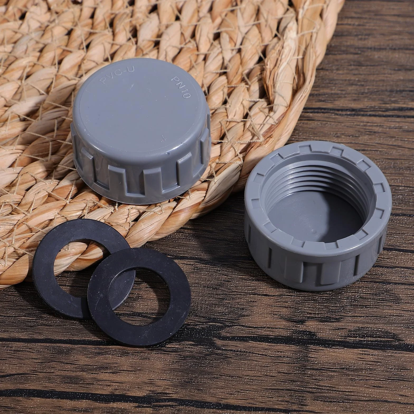 4 sztuki nakrętek gwintowanych PCW 32 mm, okrągły gwint wewnętrzny z 4 uszczelkami PVC zatyczki gwintowane tworzywo sztuczne nakrętka złączka węża wodnego do ogrodu, nasadka zaworu spustowego