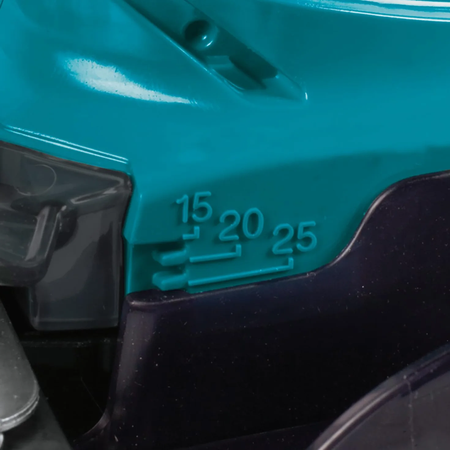 Makita UM600DZX akumulatorowy trymer do trawy/krzewów (12 V, bez akumulatora, bez ładowarki)