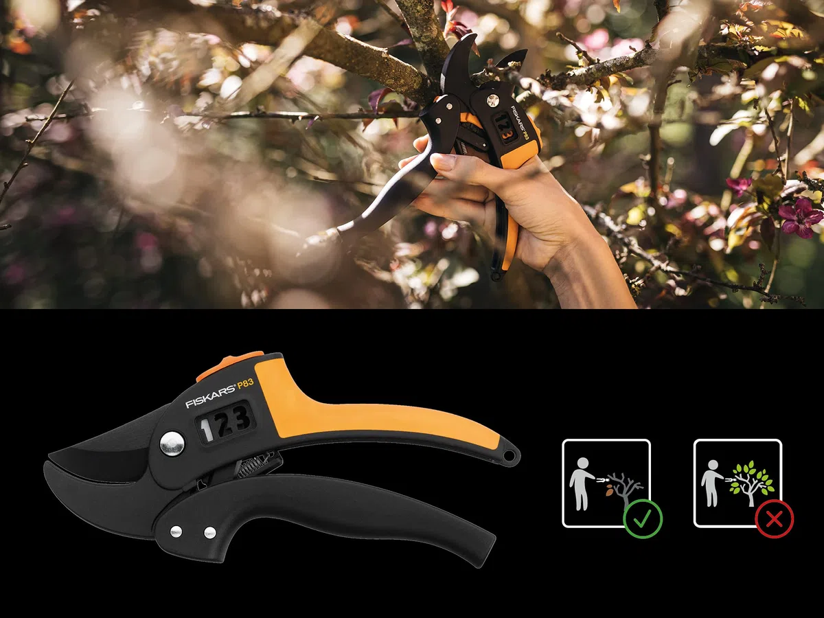 Fiskars Sekator kowadełkowy do suchych gałęzi, Nieprzywierająca powłoka, Wysokiej jakości stalowe ostrza, Długość: 19 cm, Czarno-pomarańczowy, PowerStep, P83, 1000575