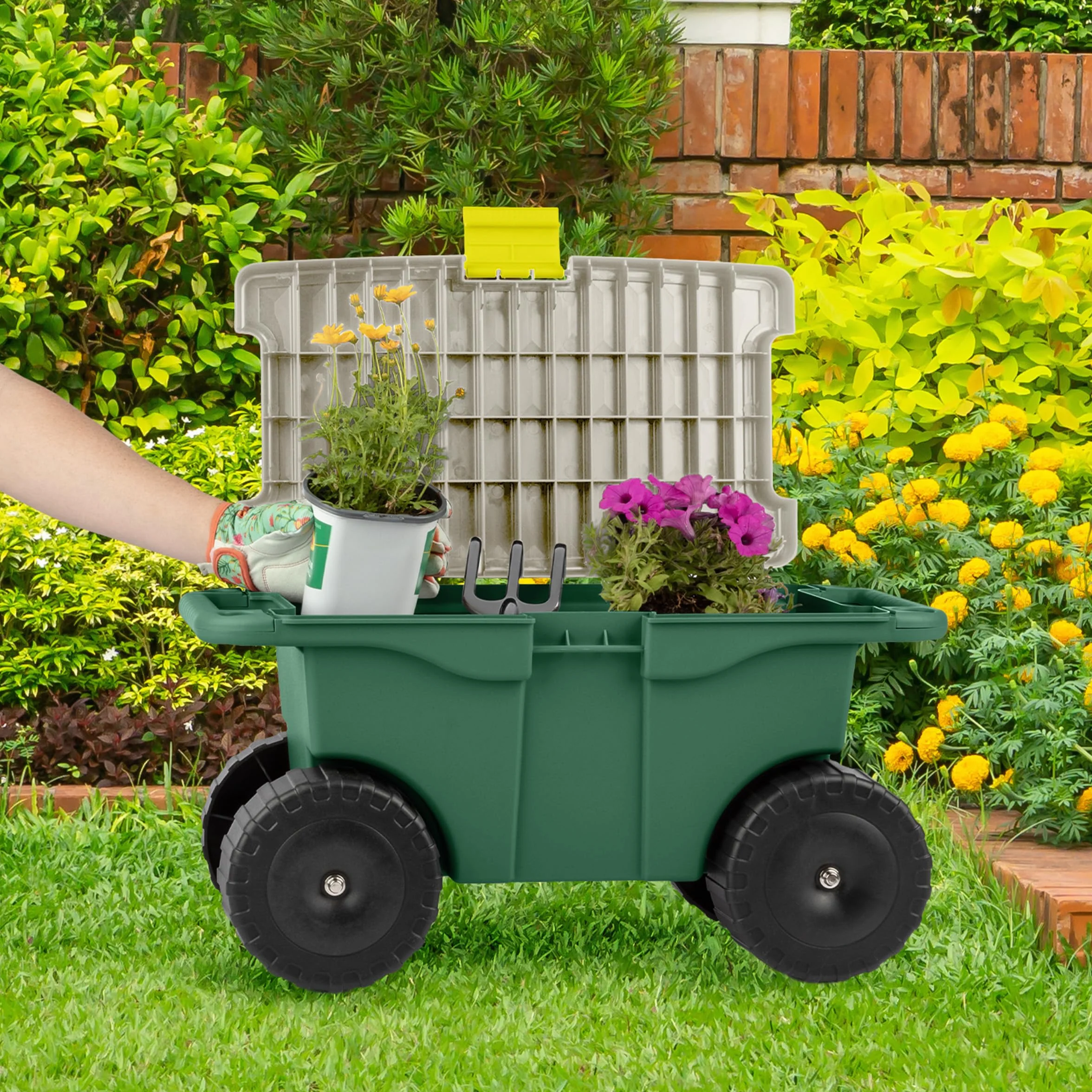 Wózek ogrodowy na kółkach z siedziskiem, plastikowy schowek z ławką i wewnętrzną tacą na narzędzia, stołek ogrodniczy do pielenia i sadzenia od Pure Garden (zielony)