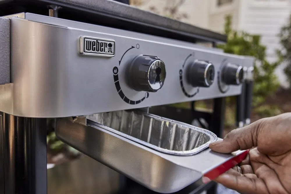 Weber Skrobak do Płyty, wykonany ze stali nierdzewnej, skutecznie usuwa tłuszcz i brud, idealny do czyszczenia płyt grillowych, antypoślizgowa wygodna rączka,do mycia w zmywarce - Srebrny (6781)