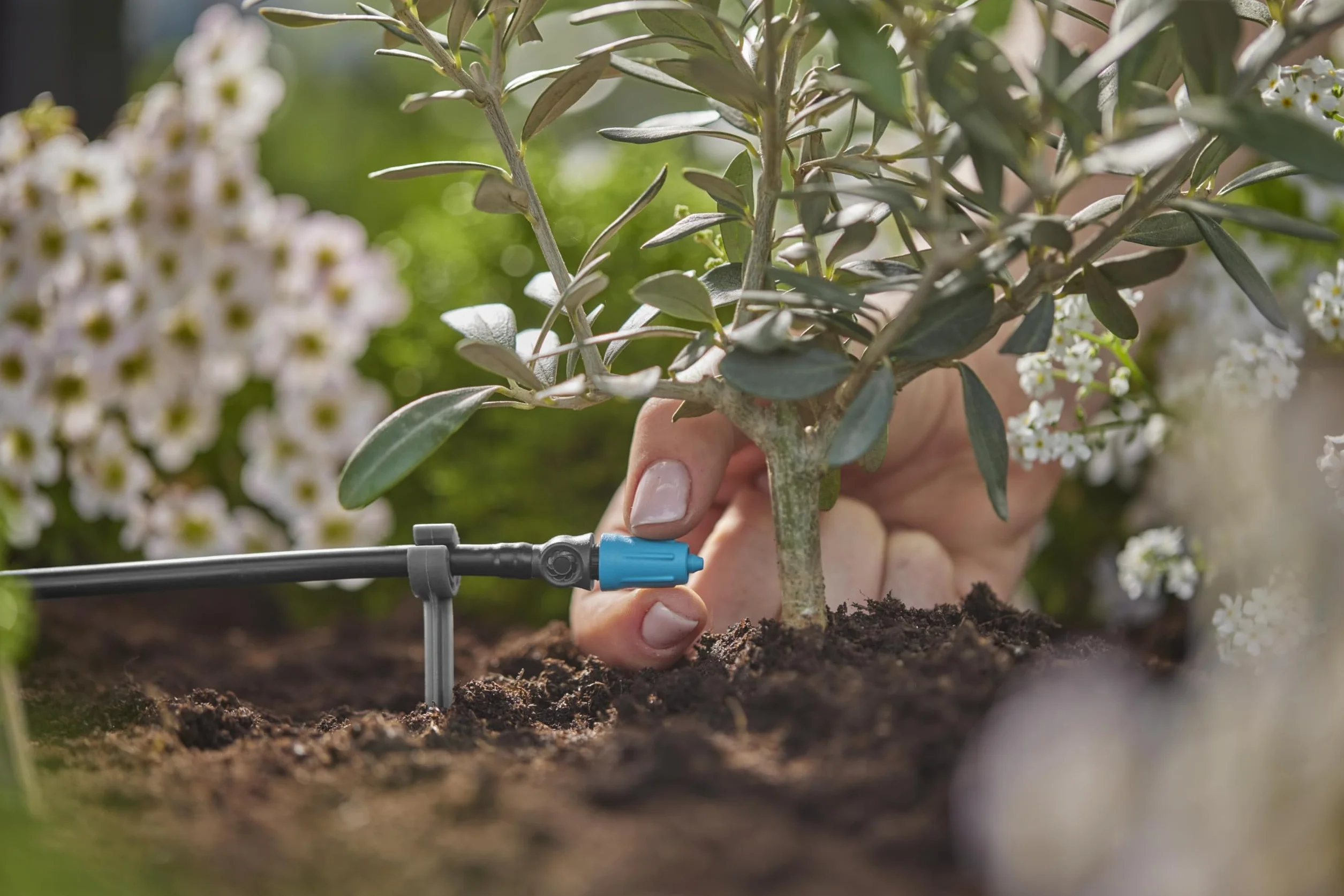 Gardena system Micro-Drip, regulowany kroplownik końcowy 0-15 l/h: Element końcowy do nawadniania kroplowego do podlewania roślin o różnym zapotrzebowaniu na wodę, 10 szt. (13305-20)