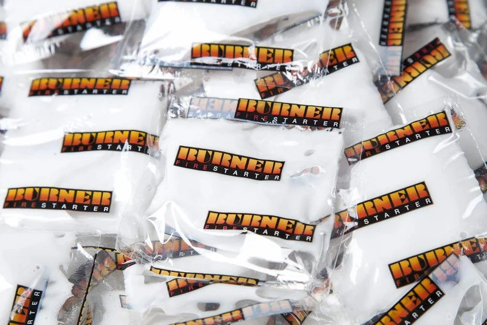 Burner The Original Firelighters 200 szt. - Bio Oil Fire Starter do grilla, kominka, pieca, piekarnika i w?dzarni - 2 x beczka 100 saszetek