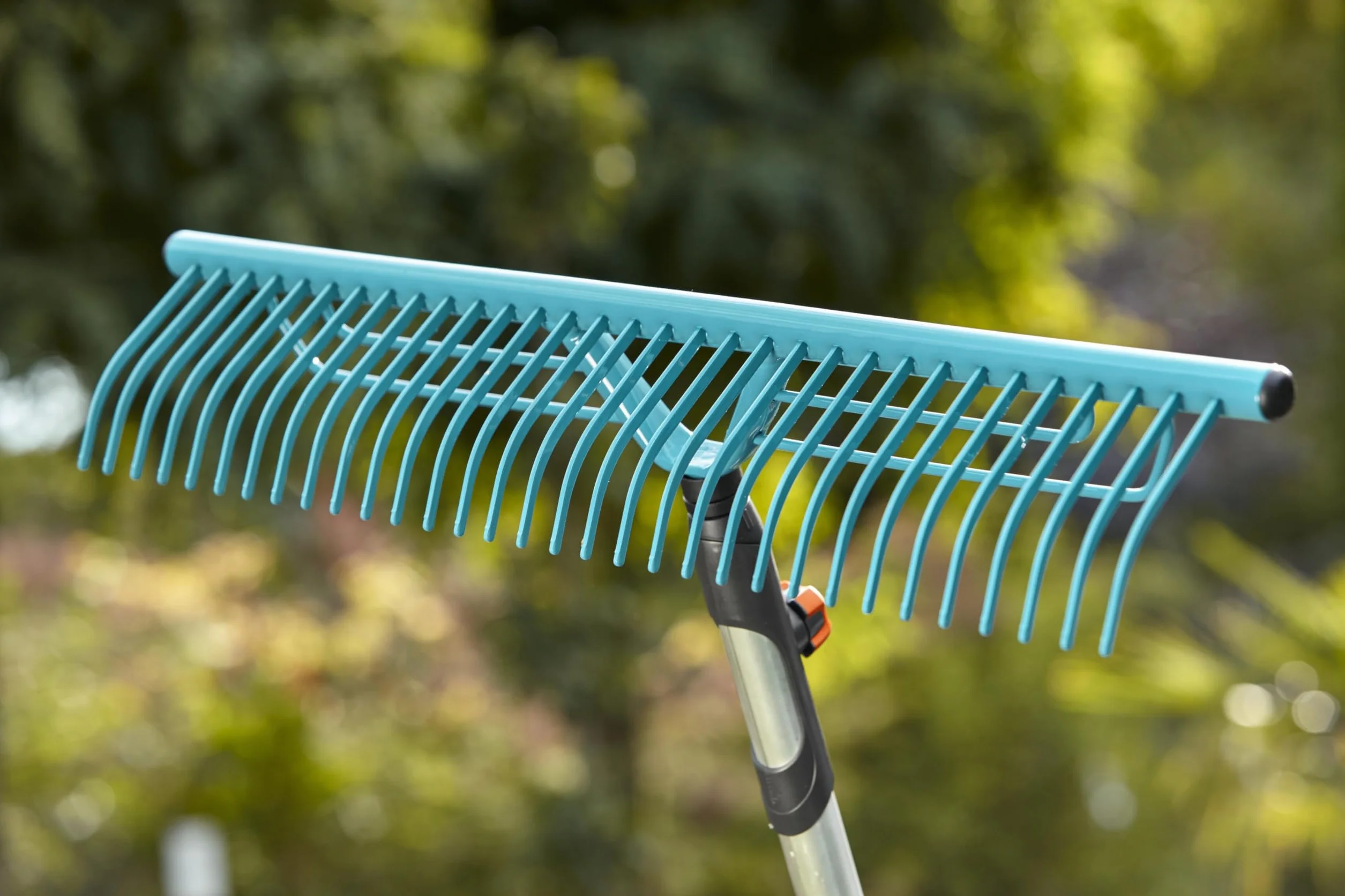 Gardena combisystem grabie do trawy: grabie do trawy o szer. roboczej 60 cm, do zgrabiania skoszonej trawy, pasują do wszystkich trzonków combisystem, z praktycznymi poprzeczkami na trawę (3381-20)