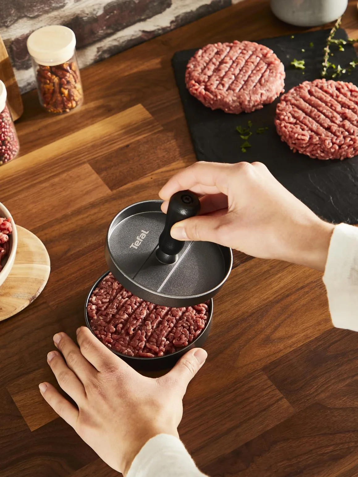 Tefal K18511 Prasa do hamburgerów, 12 cm, do doskonałych burgerów mięsnych, rybnych i warzywnych, nadaje się do mycia w zmywarce, powłoka nieprzywierająca, akcesoria do grilla, czarna/szara