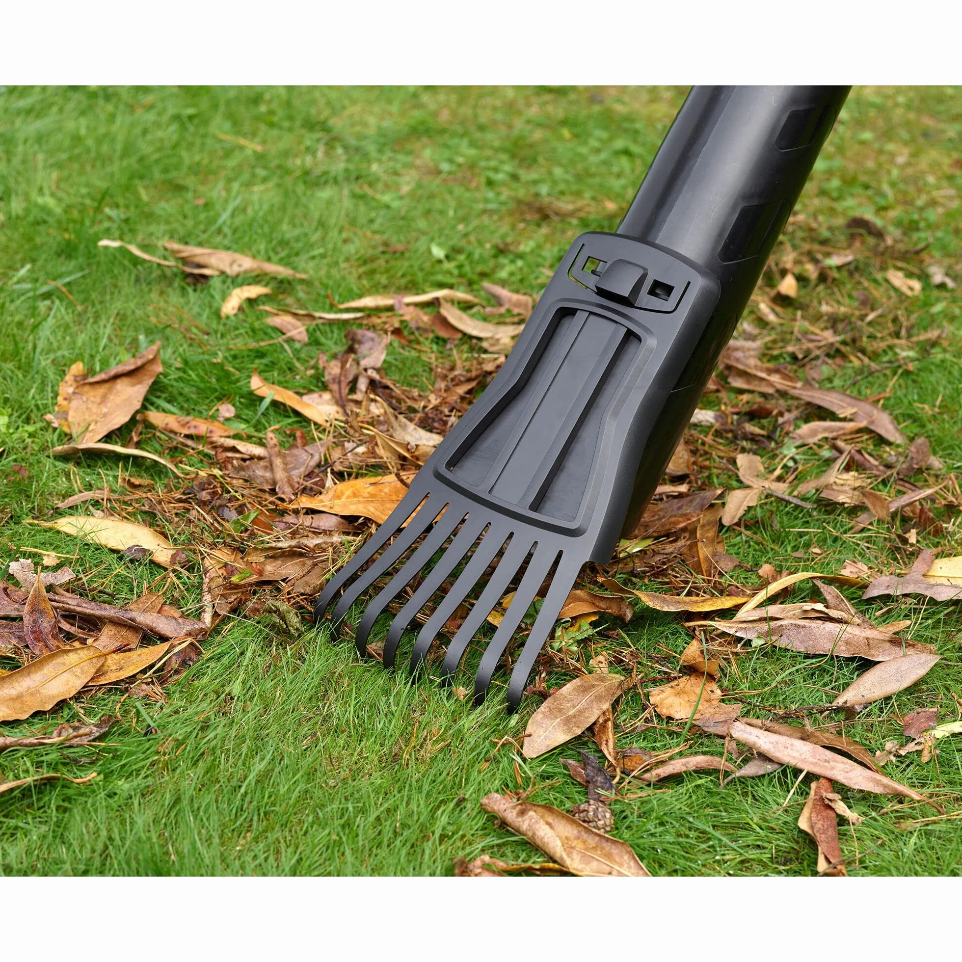Black & Decker Elektryczny Odkurzacz do Liści 3 W 1, Odkurzacz, Dmuchawa I Rozdrabniacz do Liści, 3000 W, Plecak na Liście o Pojemności 72L oraz Grabie, BEBLV301