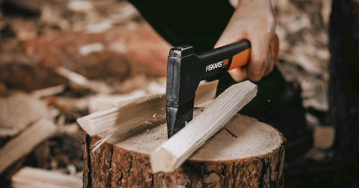 Fiskars X-Series Zestaw Siekiery z Ostrzałką, Czarny/Pomarańczowy, X7-XS